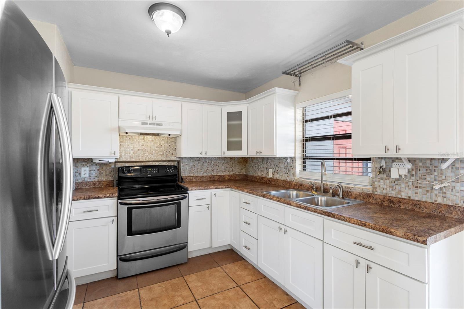 TANGELO PARK SEC 04 - Residential Lease