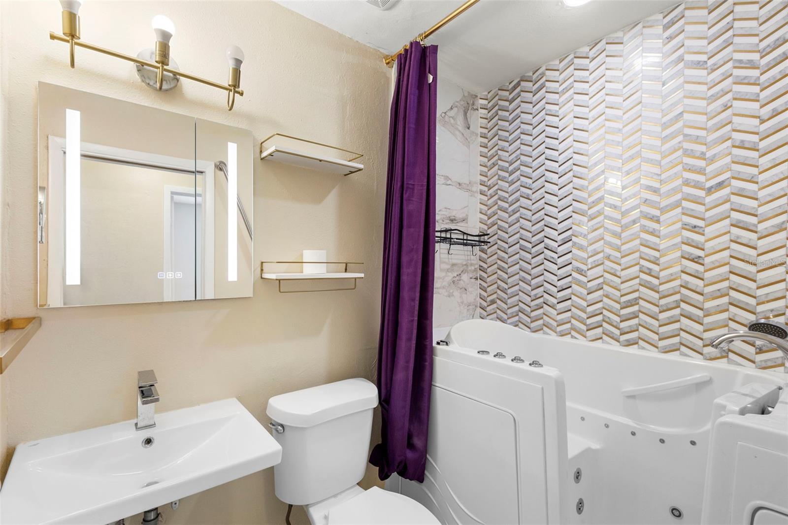 TANGELO PARK SEC 04 - Residential Lease