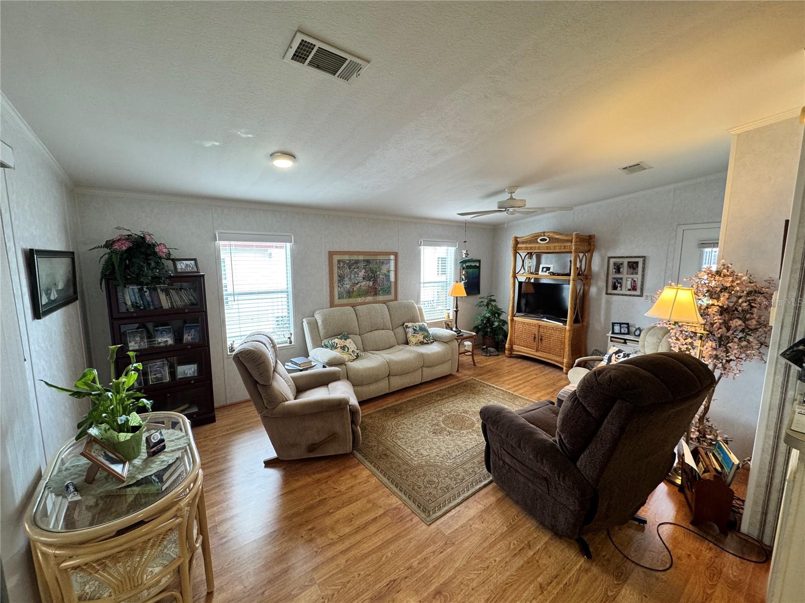 WINDWARD ISLES - Residential