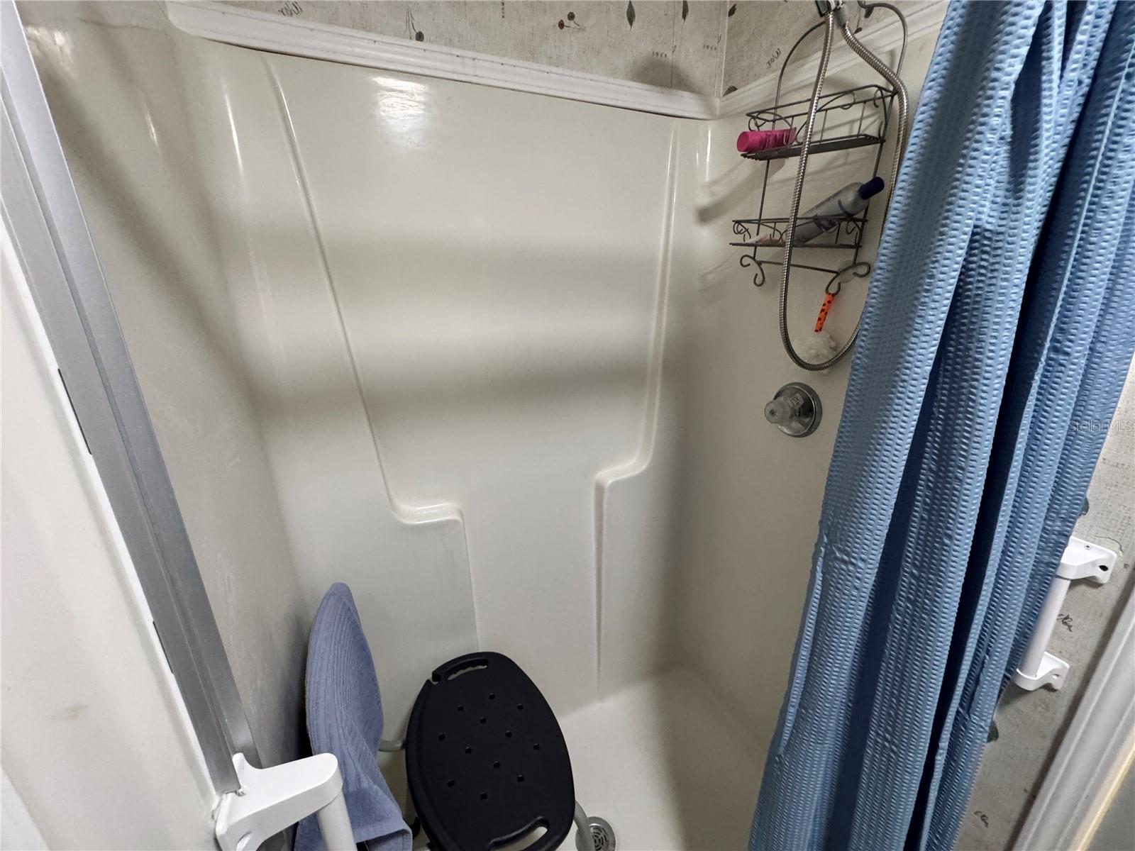 WINDWARD ISLES - Residential