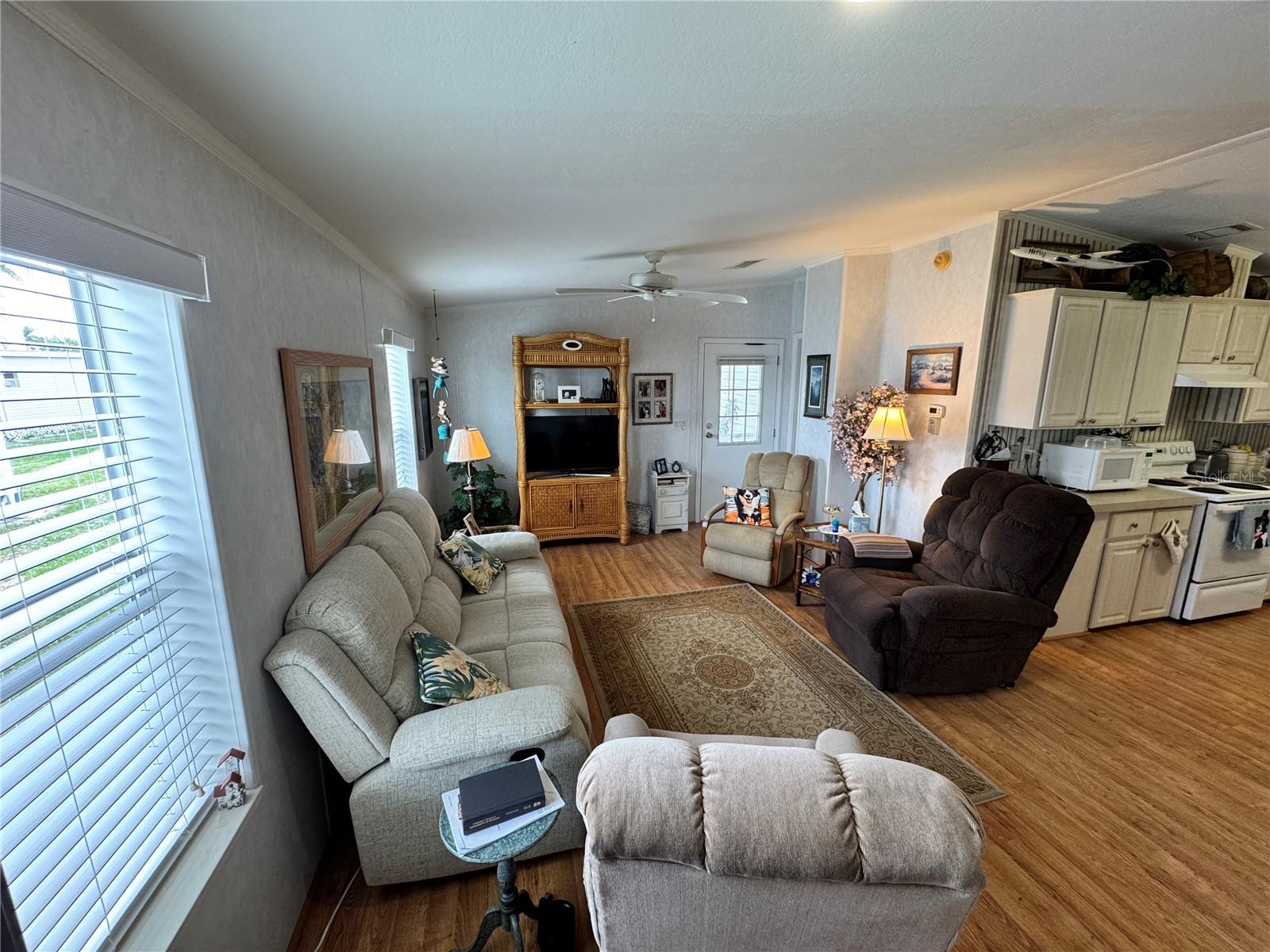 WINDWARD ISLES - Residential