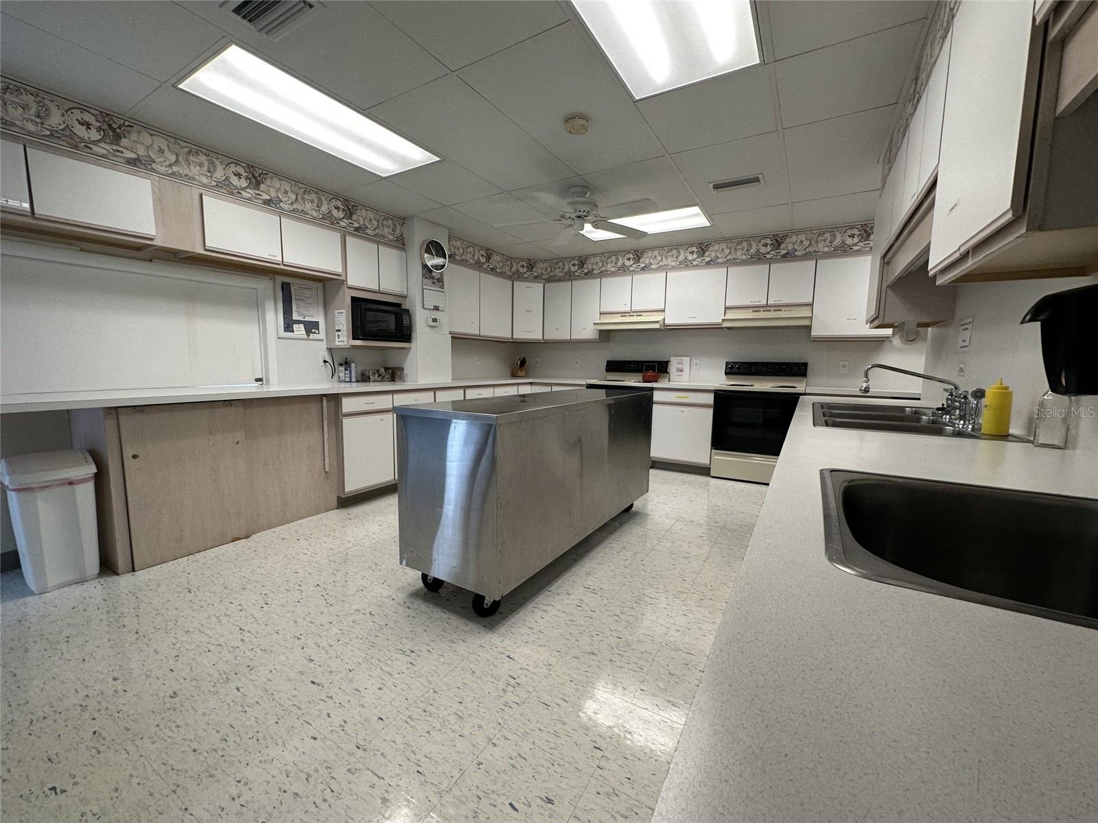 WINDWARD ISLES - Residential