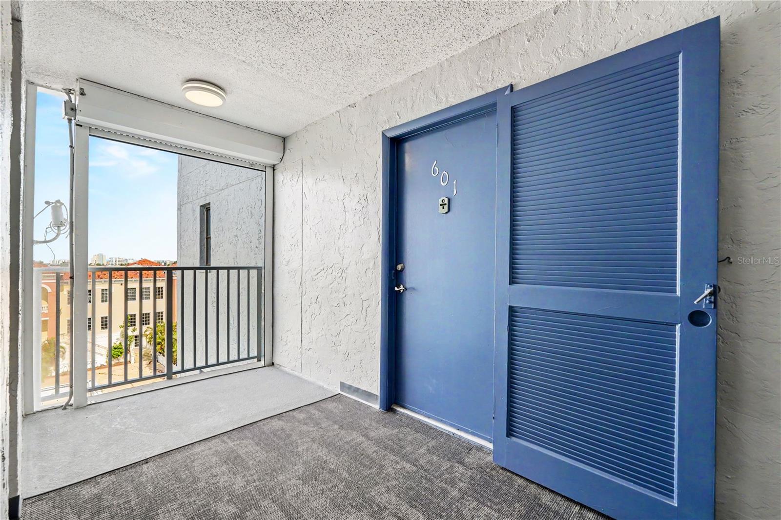 TREASURE ISLAND TENNIS & YACHT CLUB - Residential