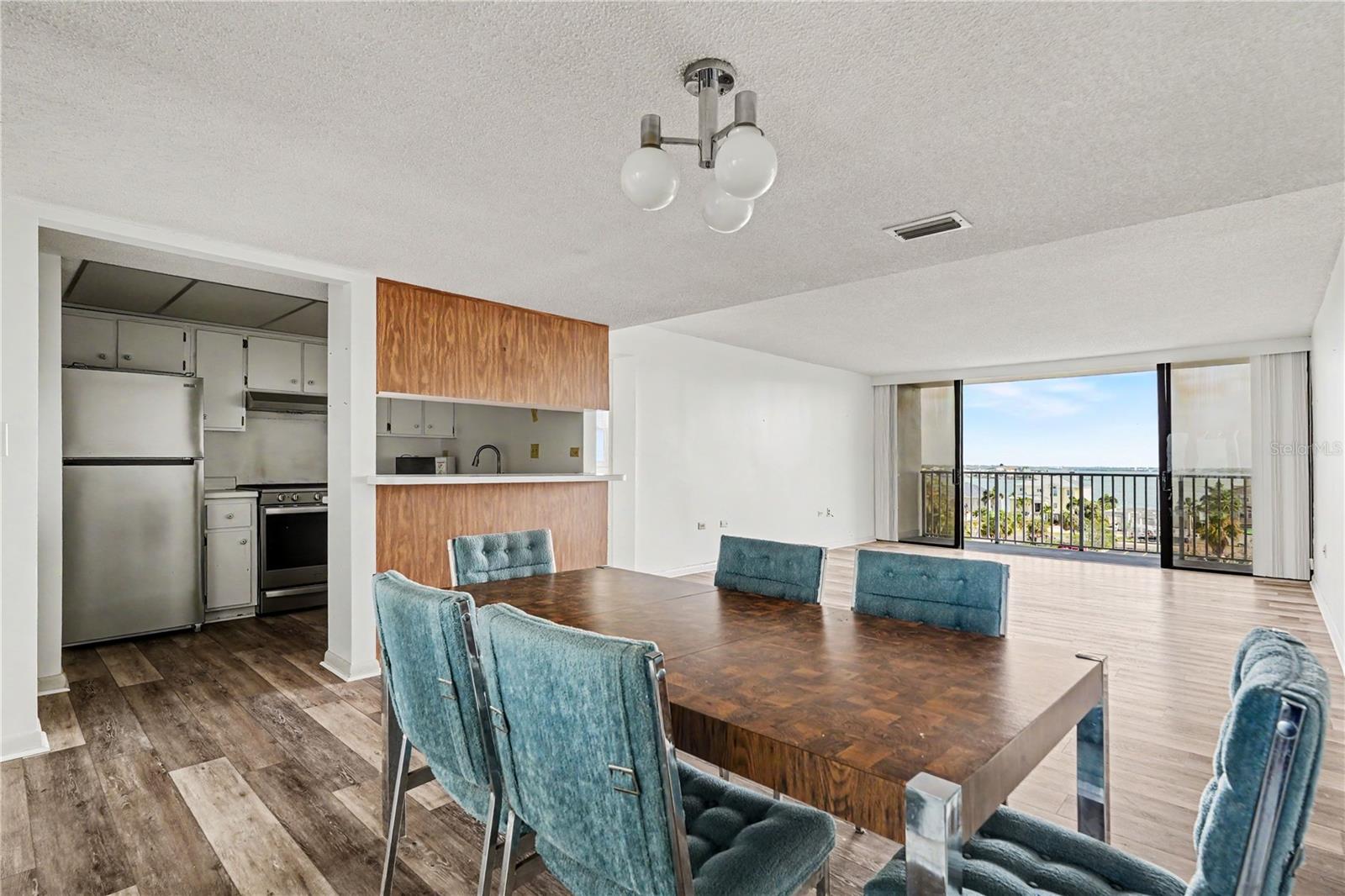TREASURE ISLAND TENNIS & YACHT CLUB - Residential