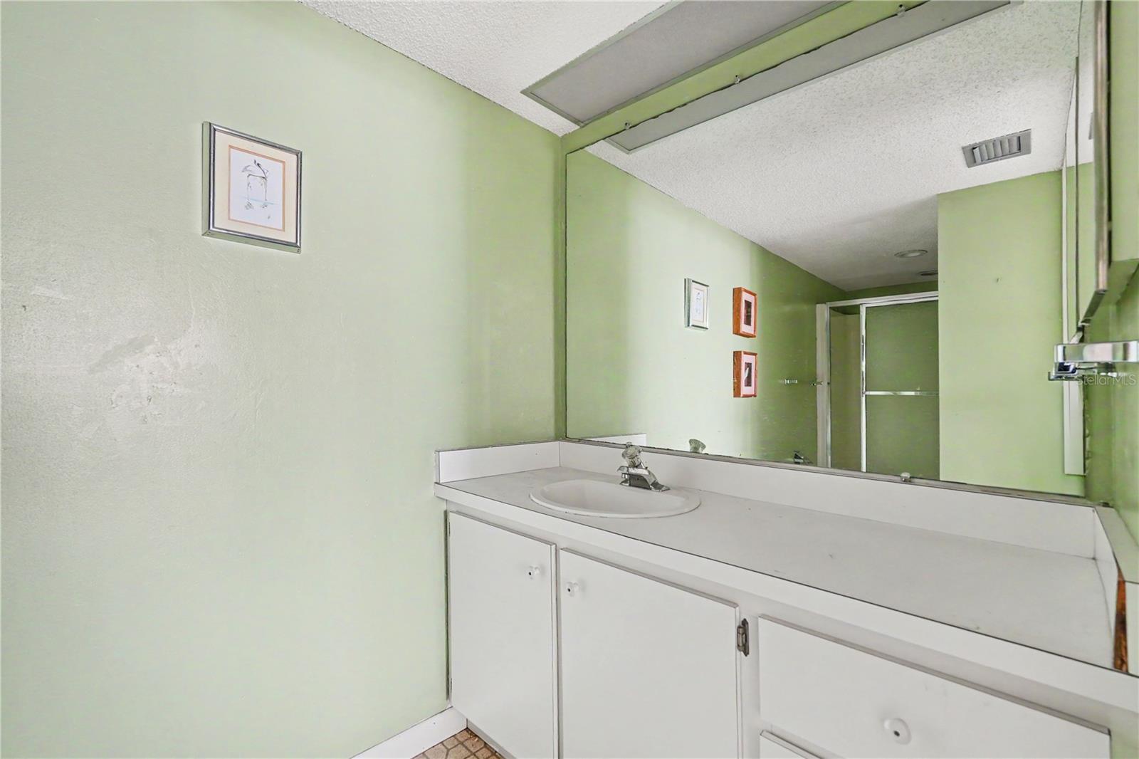 TREASURE ISLAND TENNIS & YACHT CLUB - Residential
