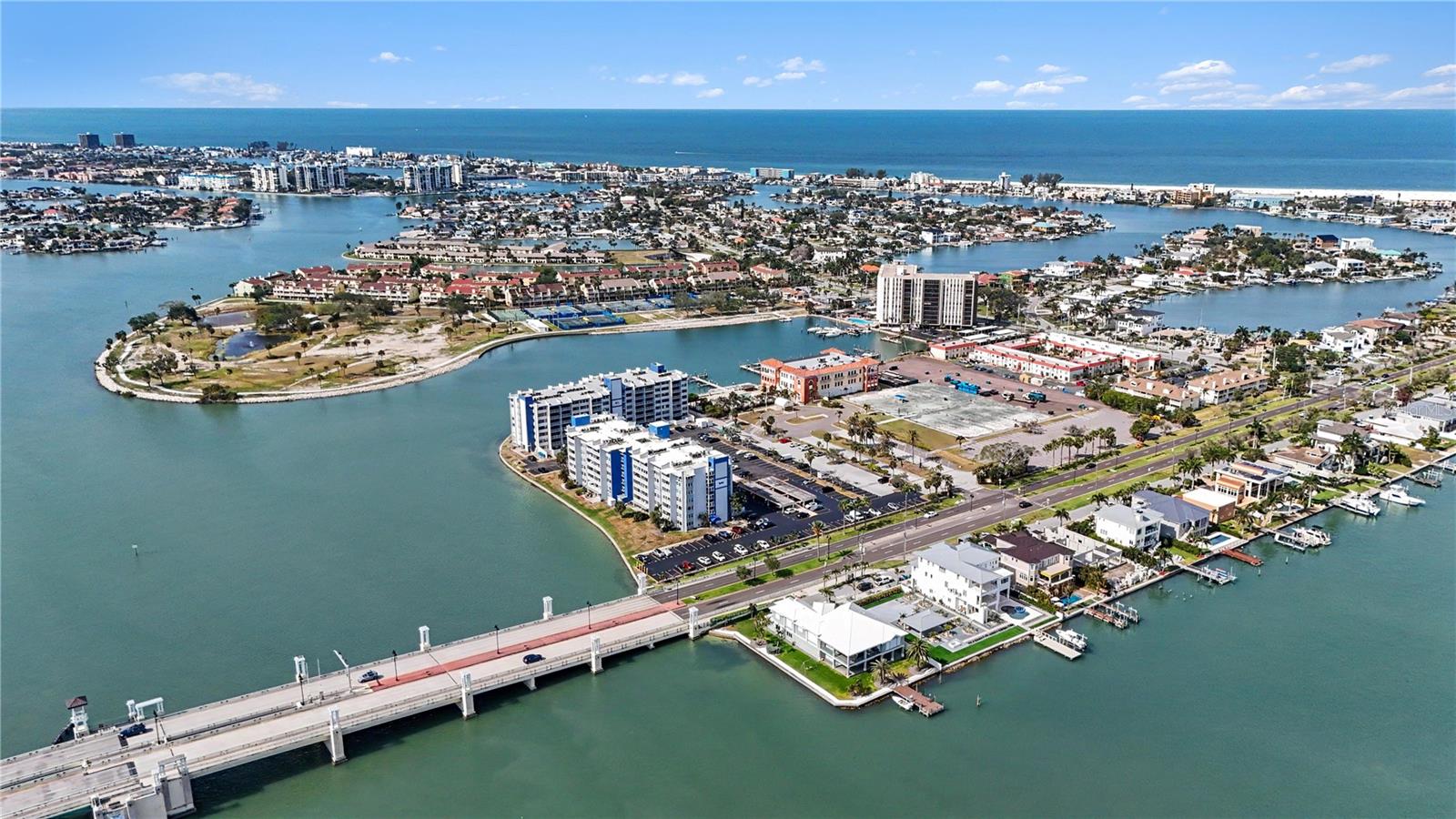 TREASURE ISLAND TENNIS & YACHT CLUB - Residential