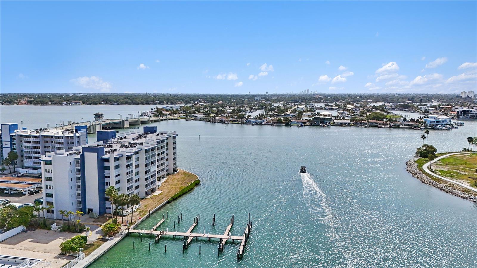 TREASURE ISLAND TENNIS & YACHT CLUB - Residential