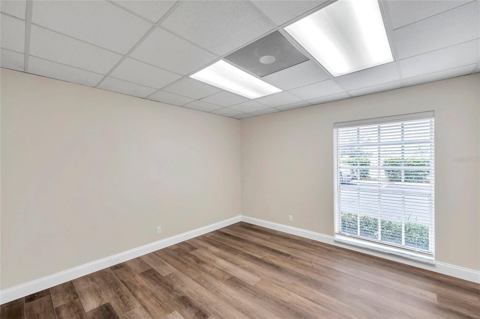 BELLEAIR MANOR UN 3 - Commercial Lease