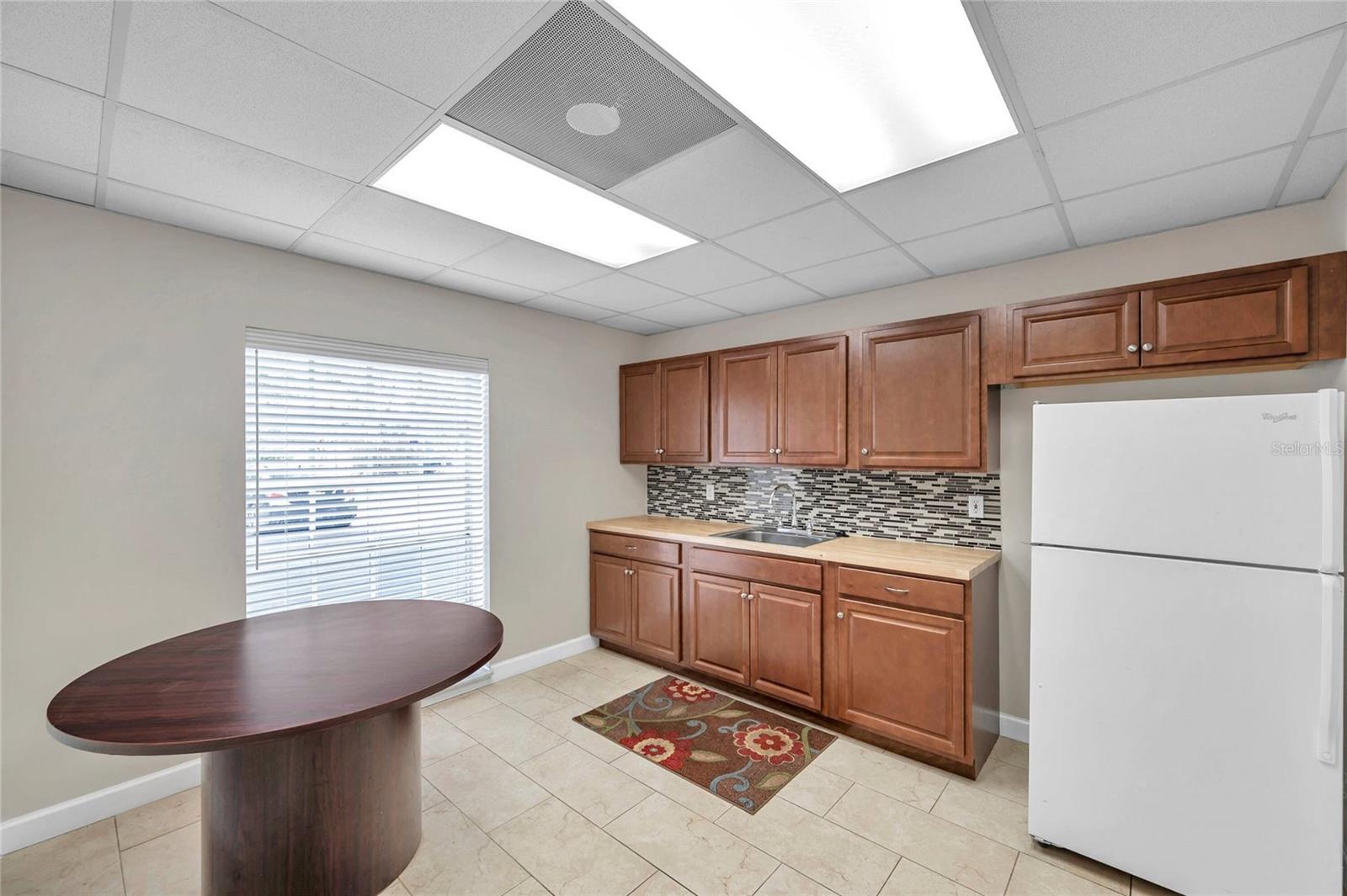 BELLEAIR MANOR UN 3 - Commercial Lease