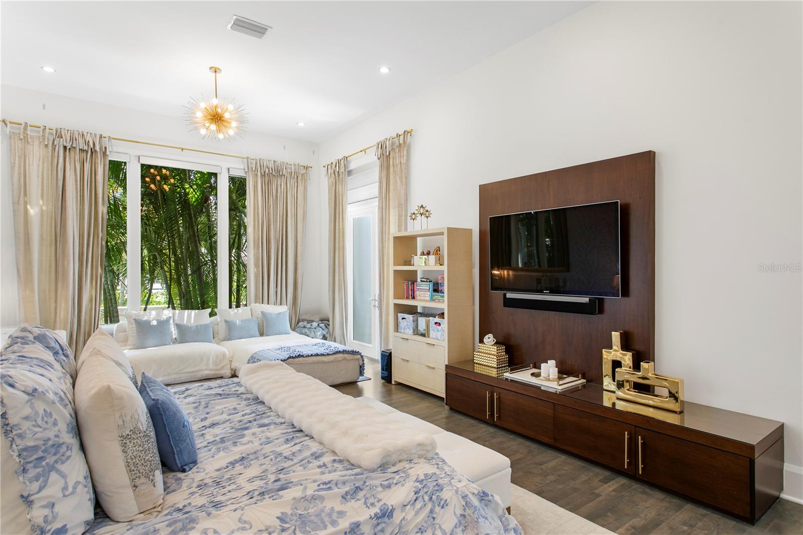 BAYSHORE ESTATES 4 - Residential