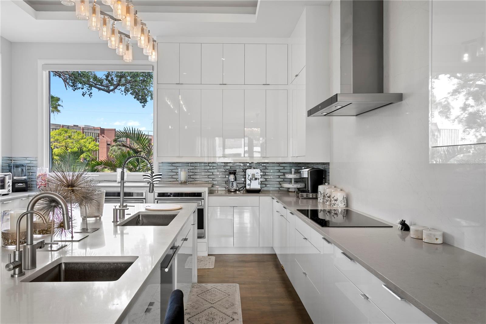 BAYSHORE ESTATES 4 - Residential