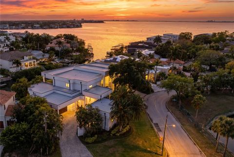 2 SANDPIPER ROAD TAMPA FL 33609