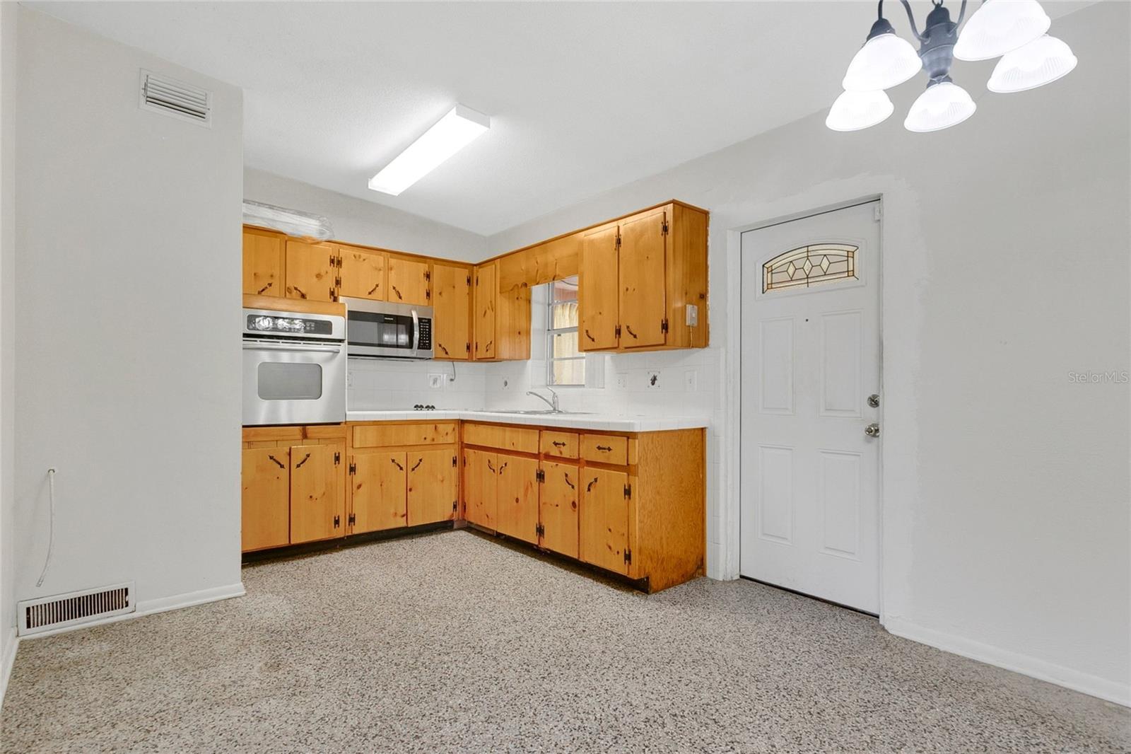 LAKE MARY MANOR - Residential