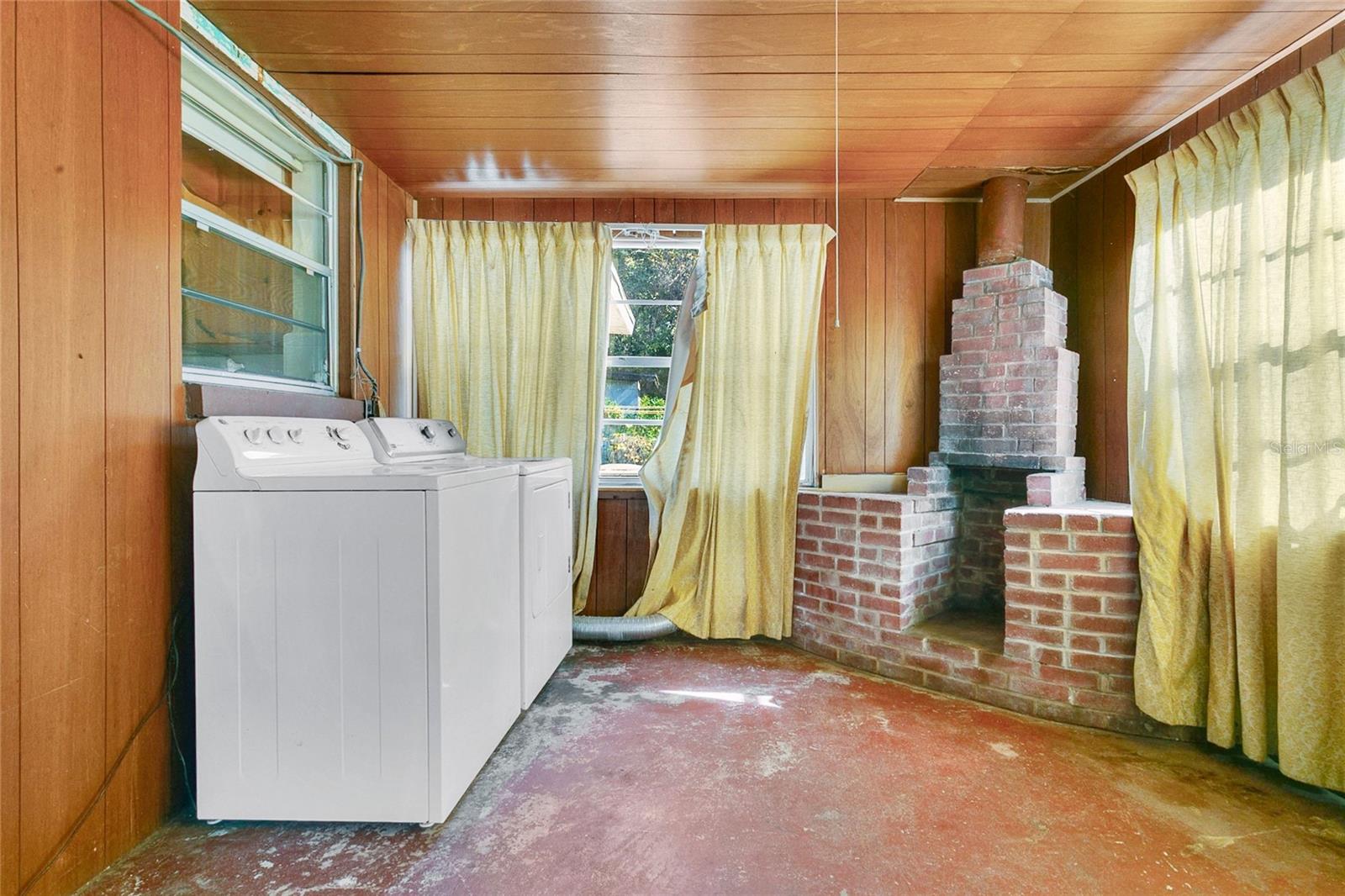 LAKE MARY MANOR - Residential