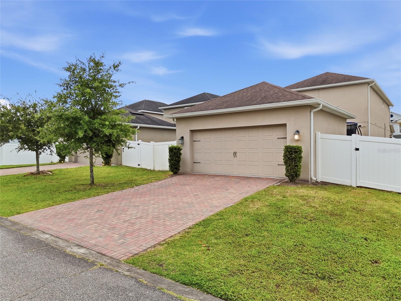 11007 SYCAMORE WOODS DRIVE