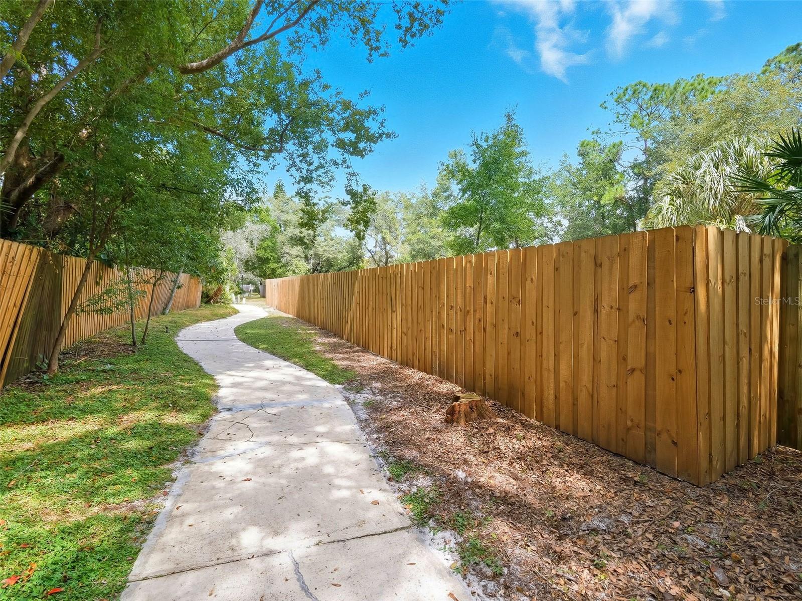 WEKIVA HUNT CLUB 3 FOX HUNT SEC 3 - Residential