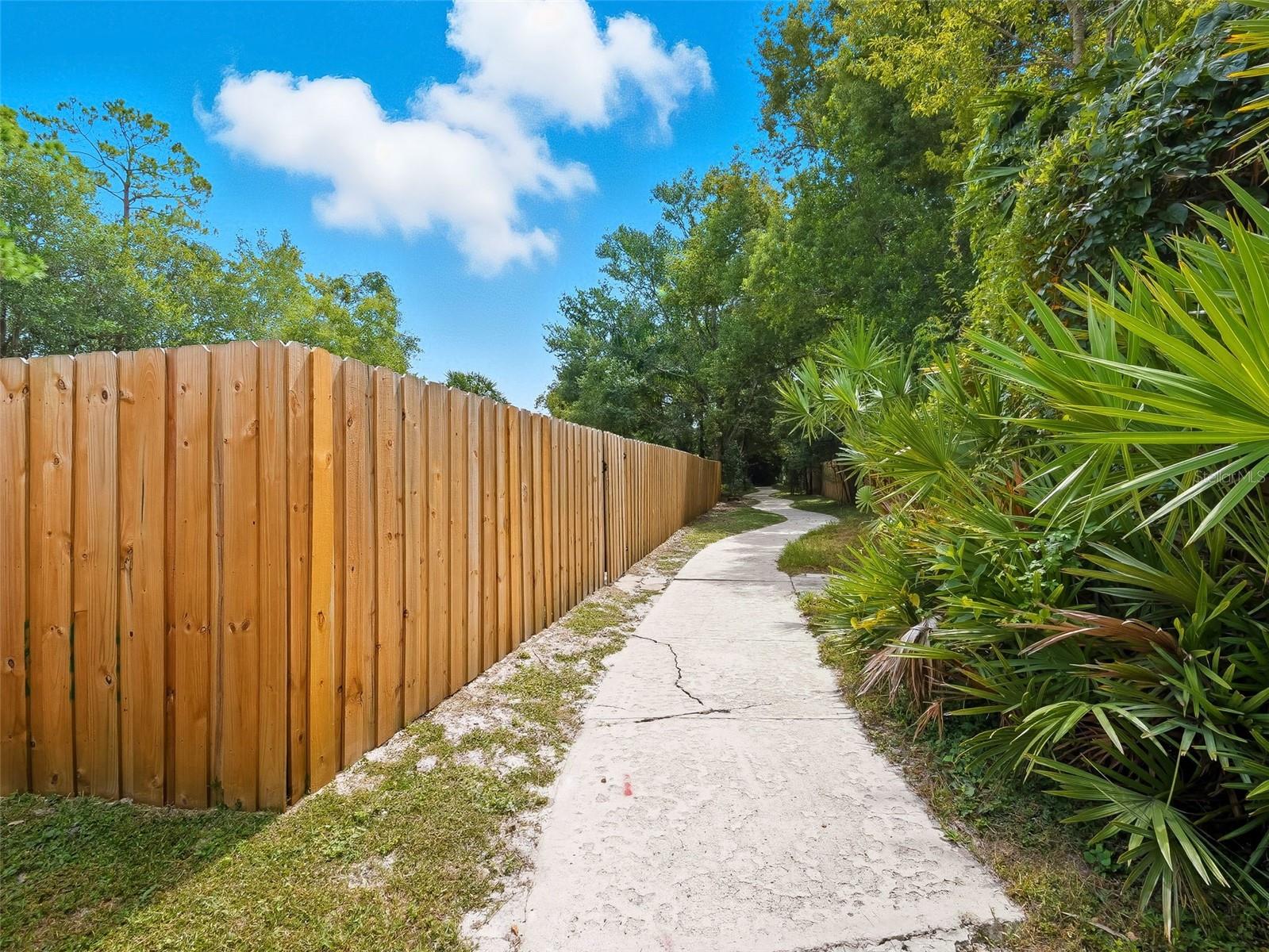 WEKIVA HUNT CLUB 3 FOX HUNT SEC 3 - Residential