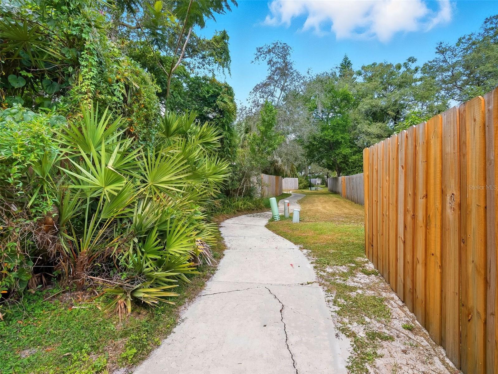 WEKIVA HUNT CLUB 3 FOX HUNT SEC 3 - Residential