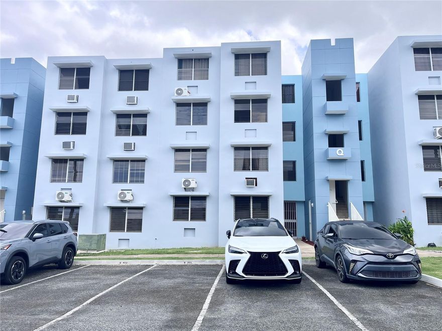 Experience the tranquility in this 3-bedroom, 1-bathroom garden apartment in the gated Balcones de Carolina Walkups. Offering 934 sq. ft. of efficiently designed living space and 2 assigned parking spaces, this unit is perfect for those seeking security and ease of access. Community highlights include a playground, basketball court, and gazebo for social events. A very peaceful location with a strategic position. Great for primary living or investment!