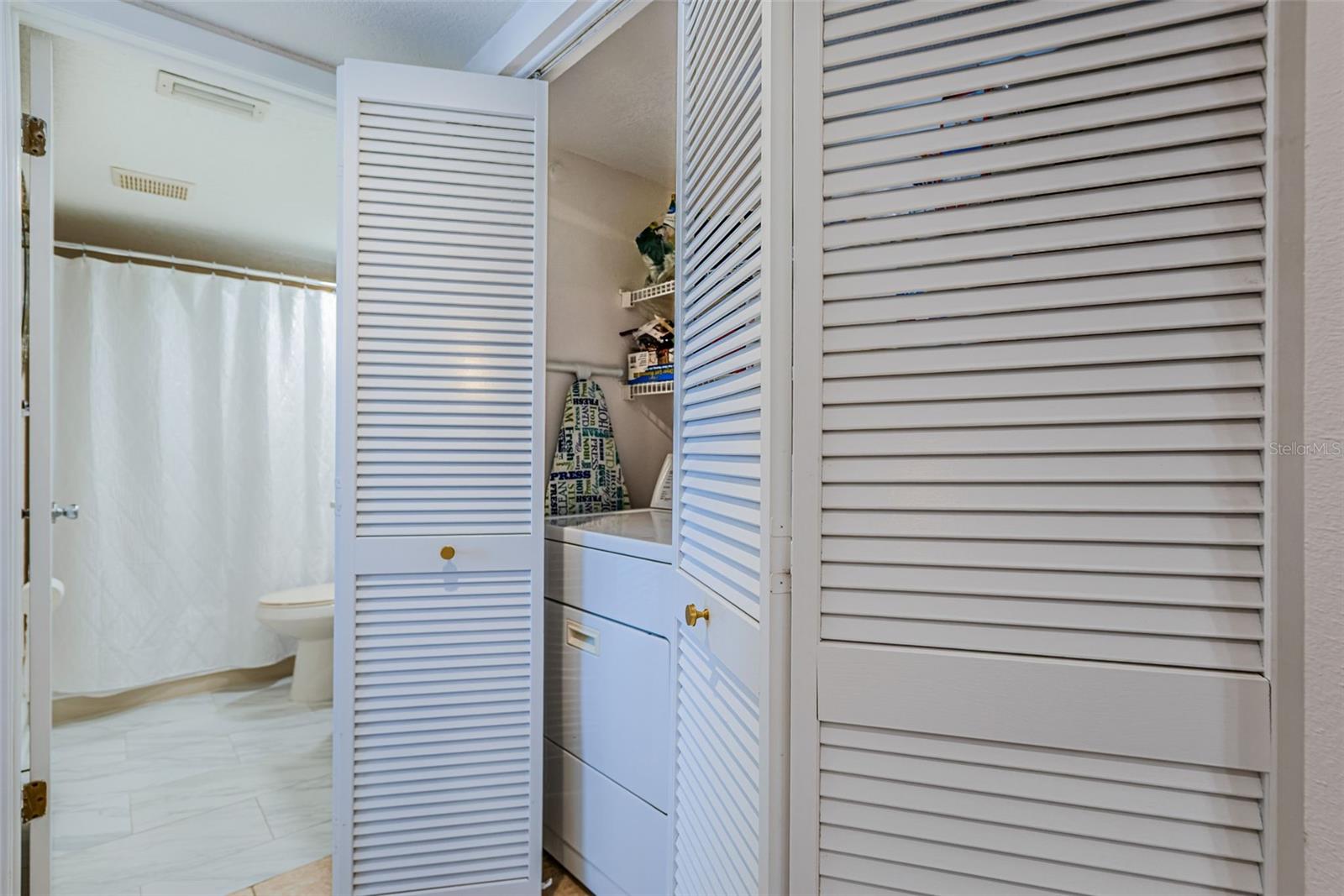 HOLIDAY LAKE VILLAS CONDO - Residential