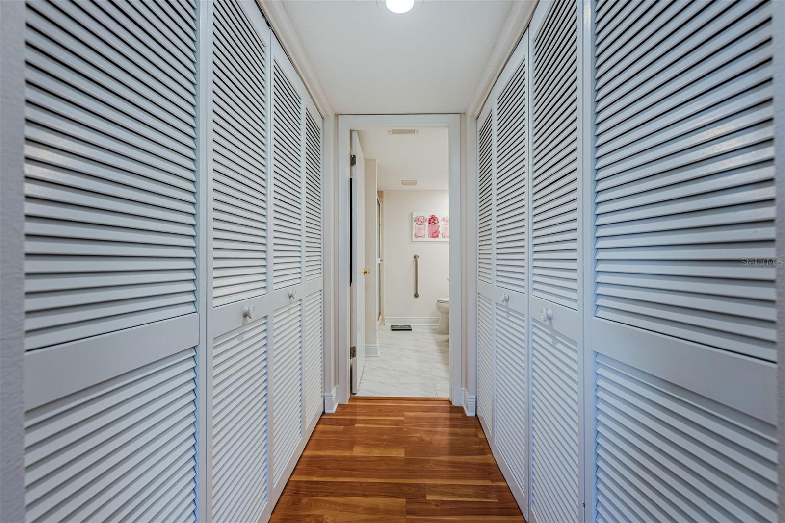 HOLIDAY LAKE VILLAS CONDO - Residential