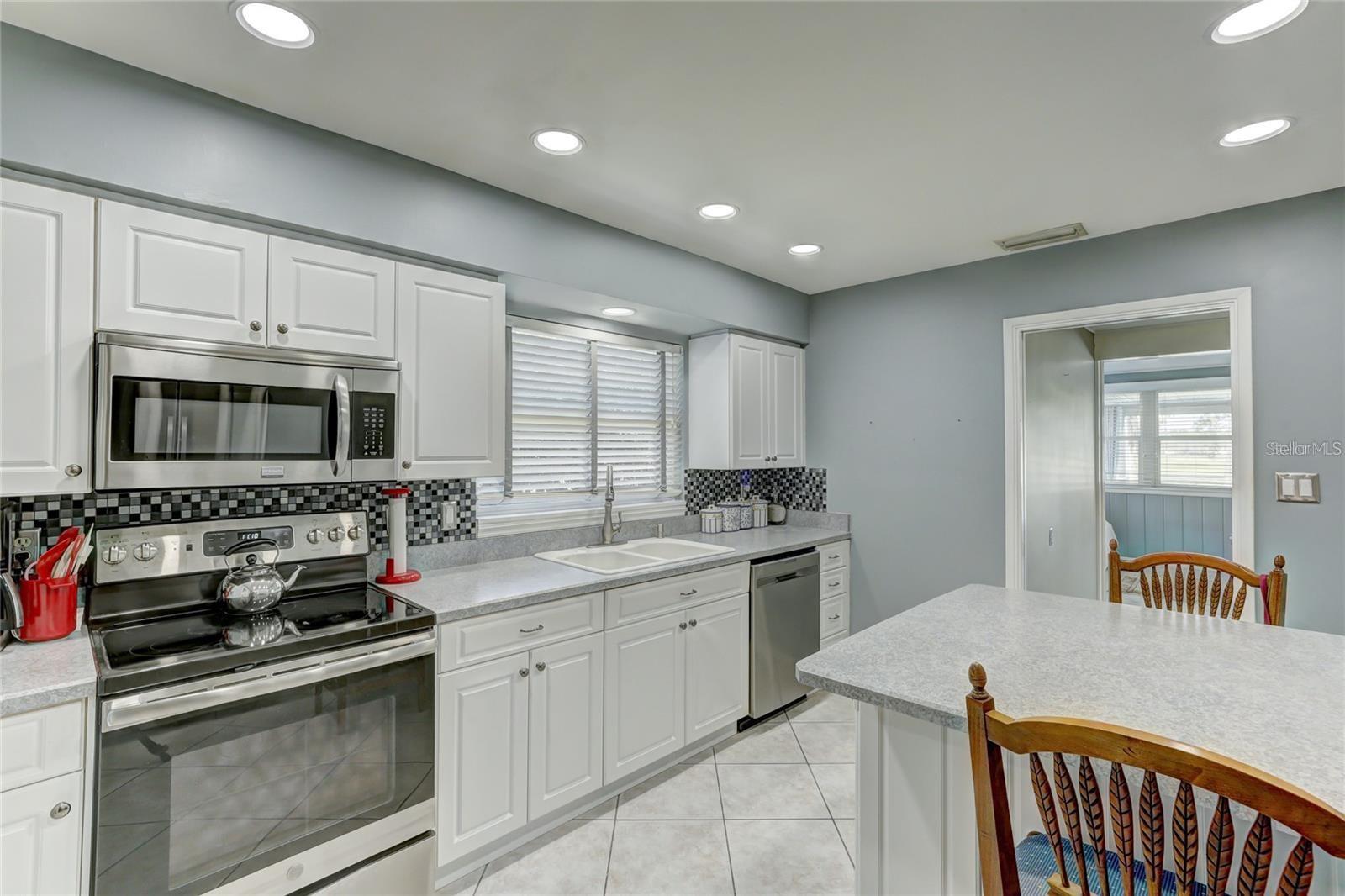 WHITFIELD ESTATES - Residential Lease