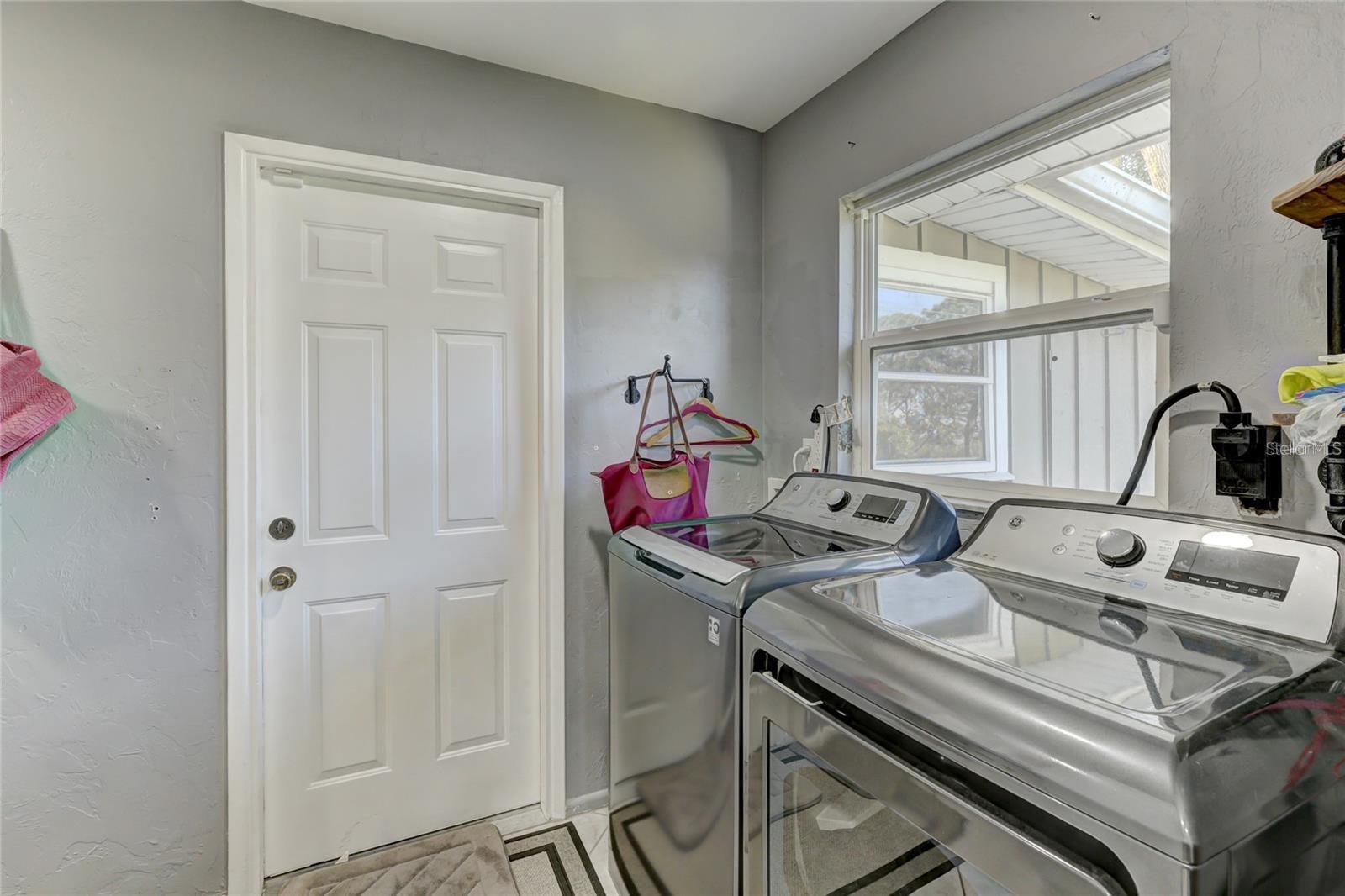 WHITFIELD ESTATES - Residential Lease