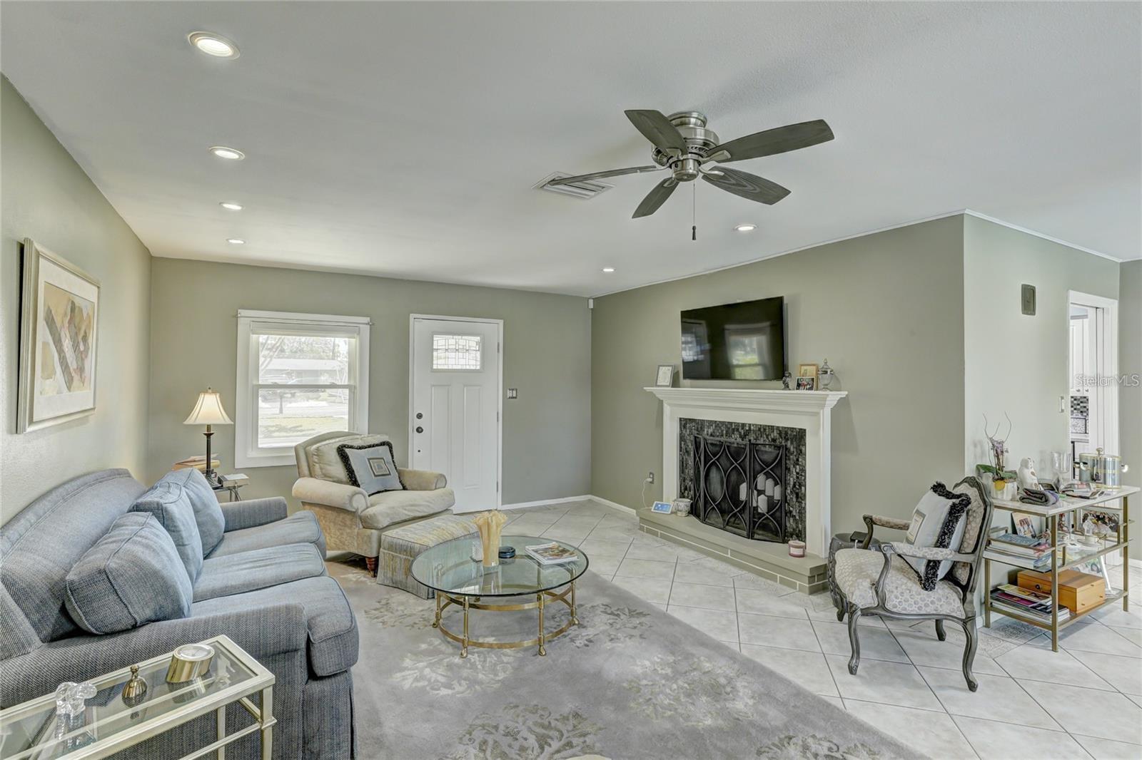 WHITFIELD ESTATES - Residential Lease