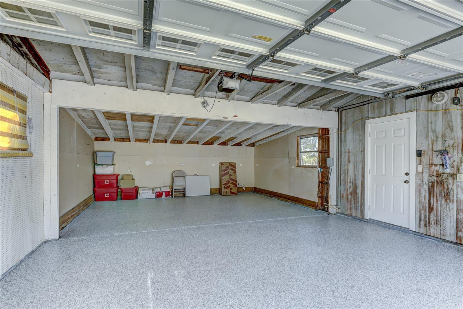 WHITFIELD ESTATES - Residential Lease