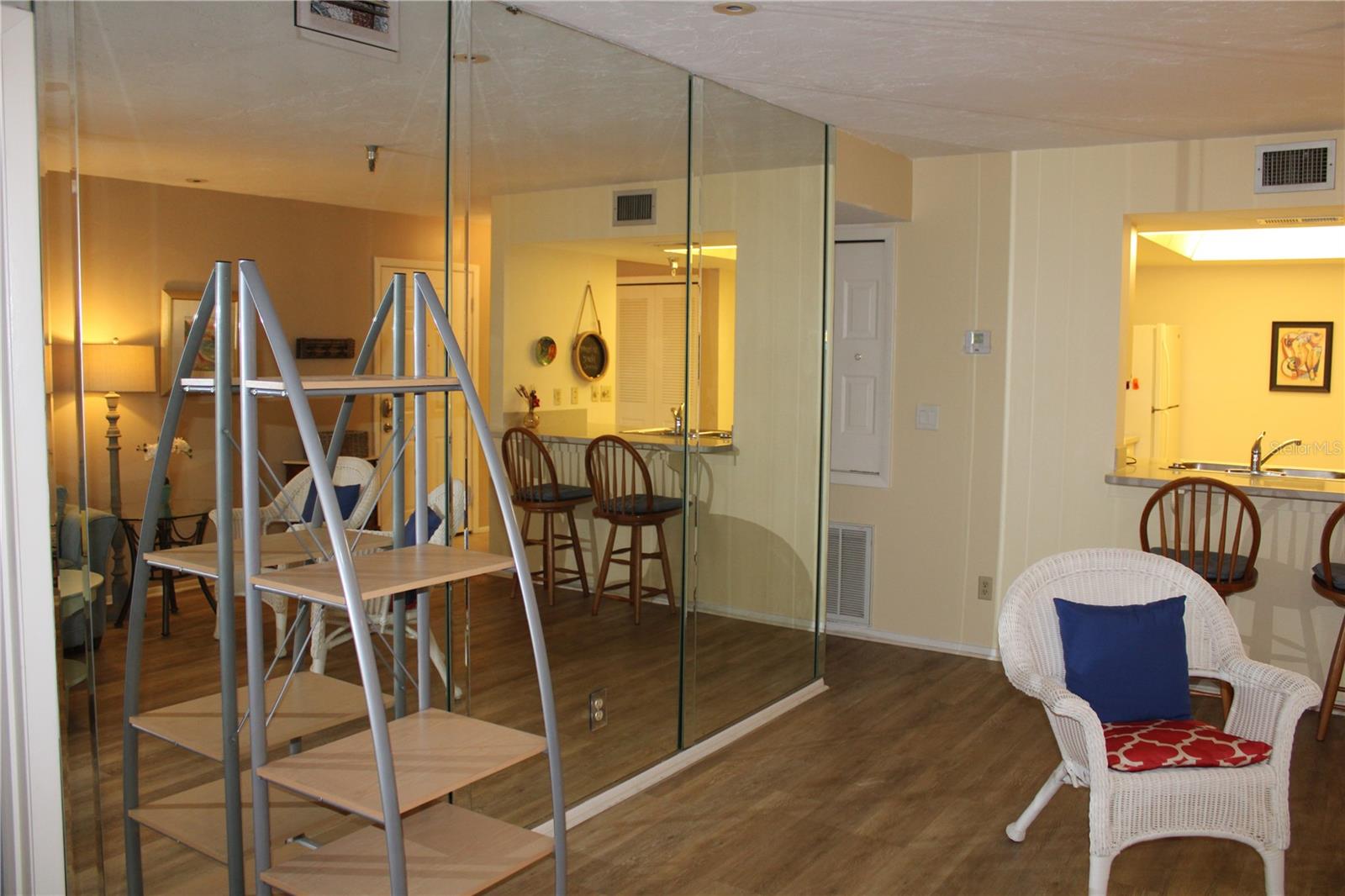 LANDMARK AT POINTE WEST I CONDO - Residential Lease