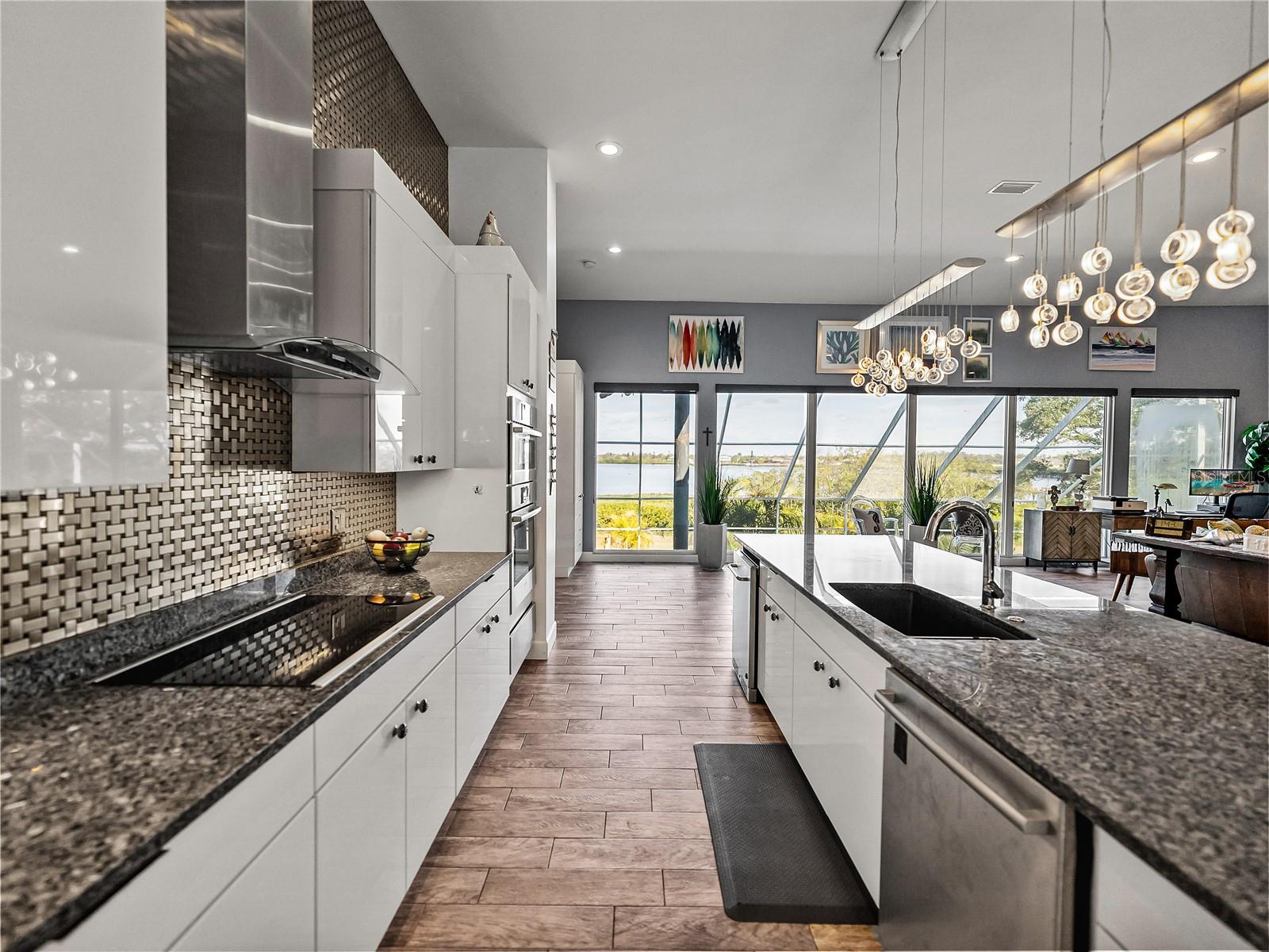 BAYFRONT MANOR - Residential