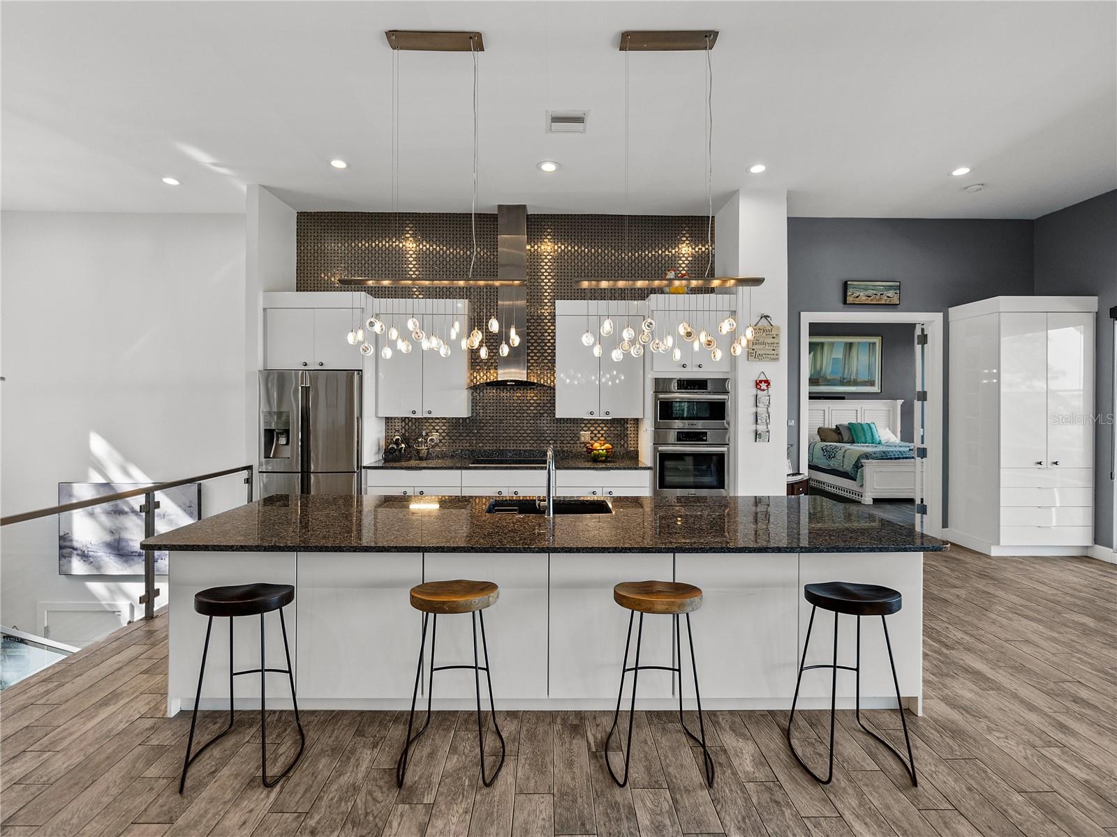 BAYFRONT MANOR - Residential