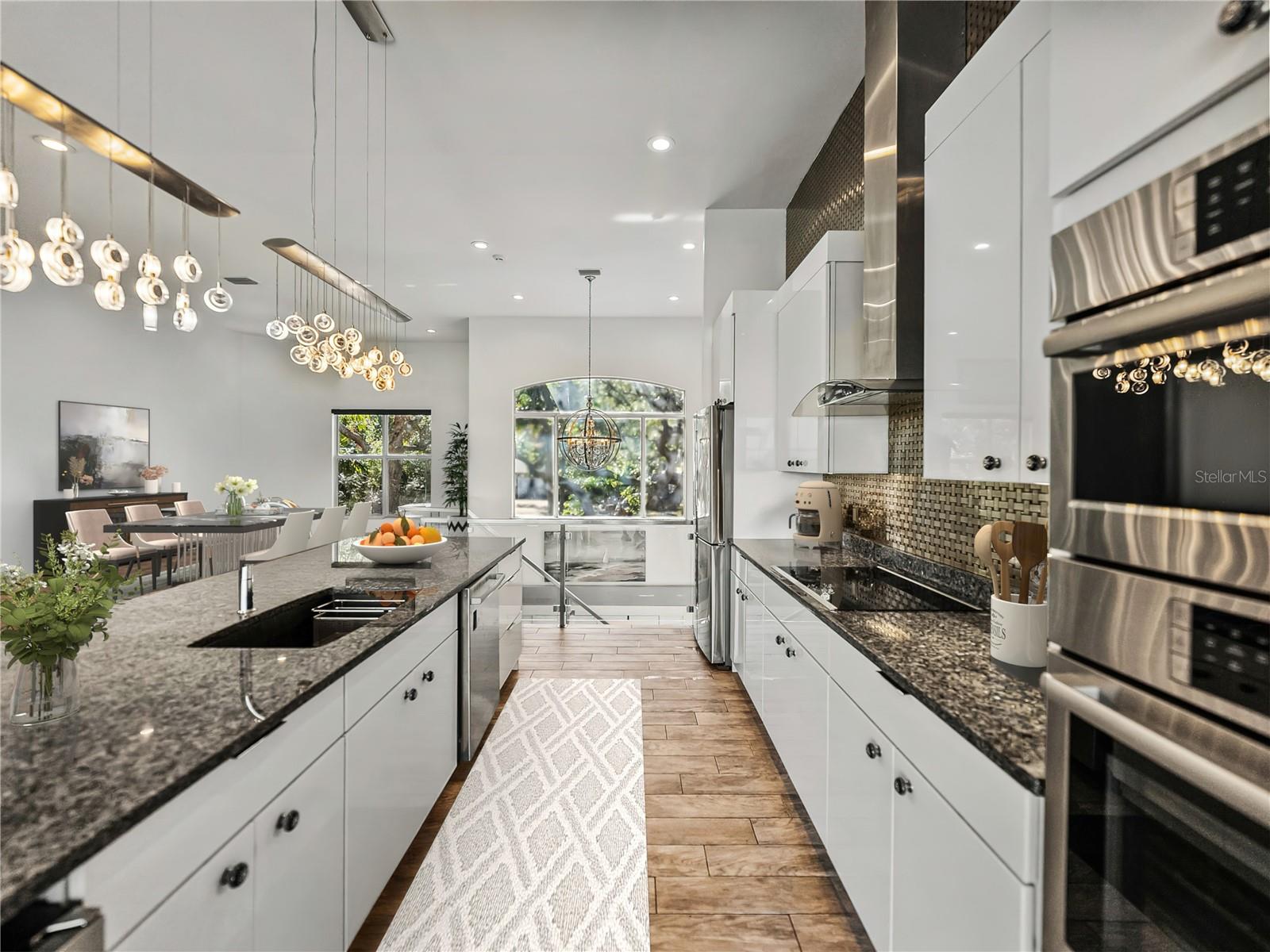 BAYFRONT MANOR - Residential