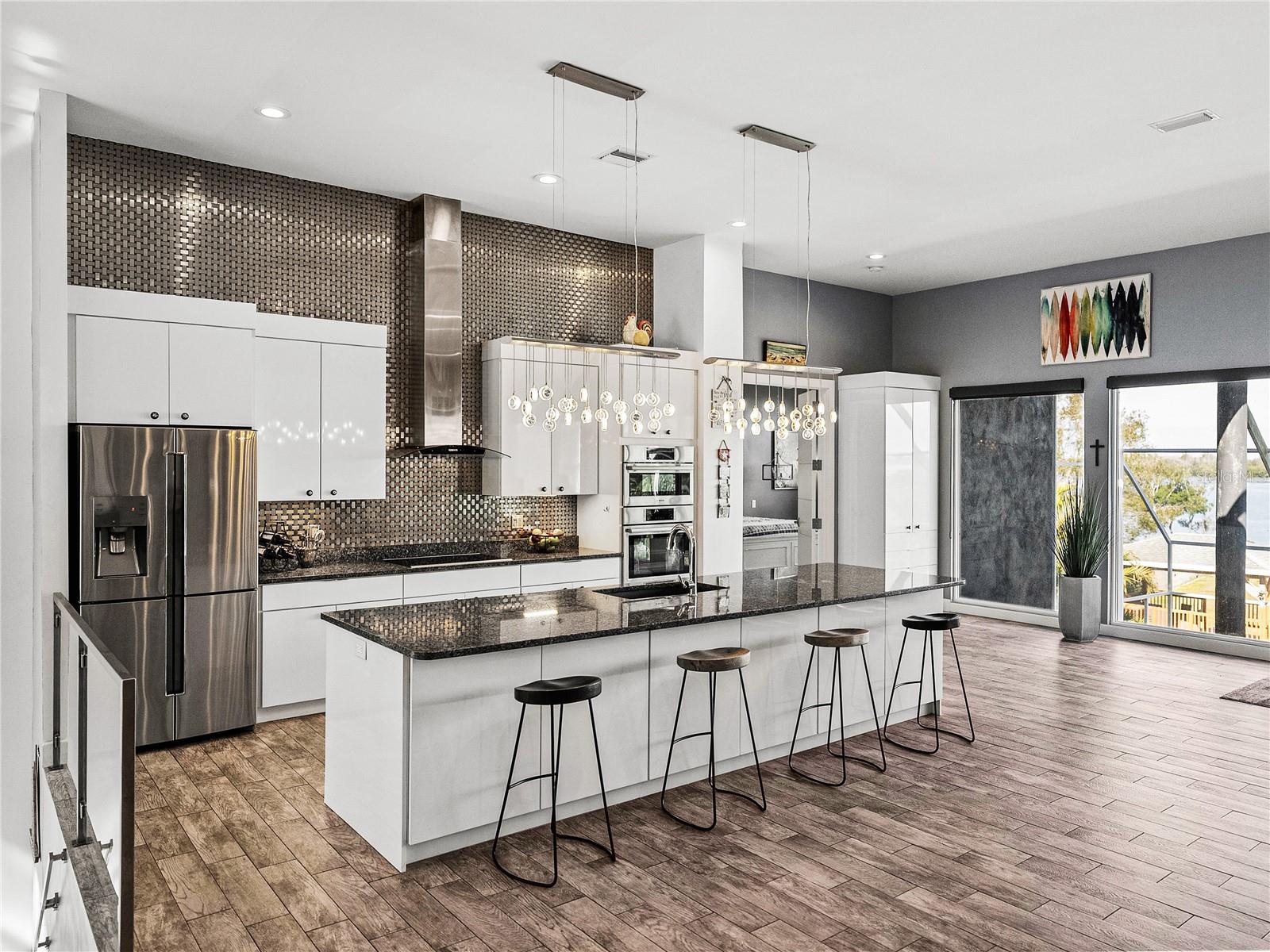 BAYFRONT MANOR - Residential
