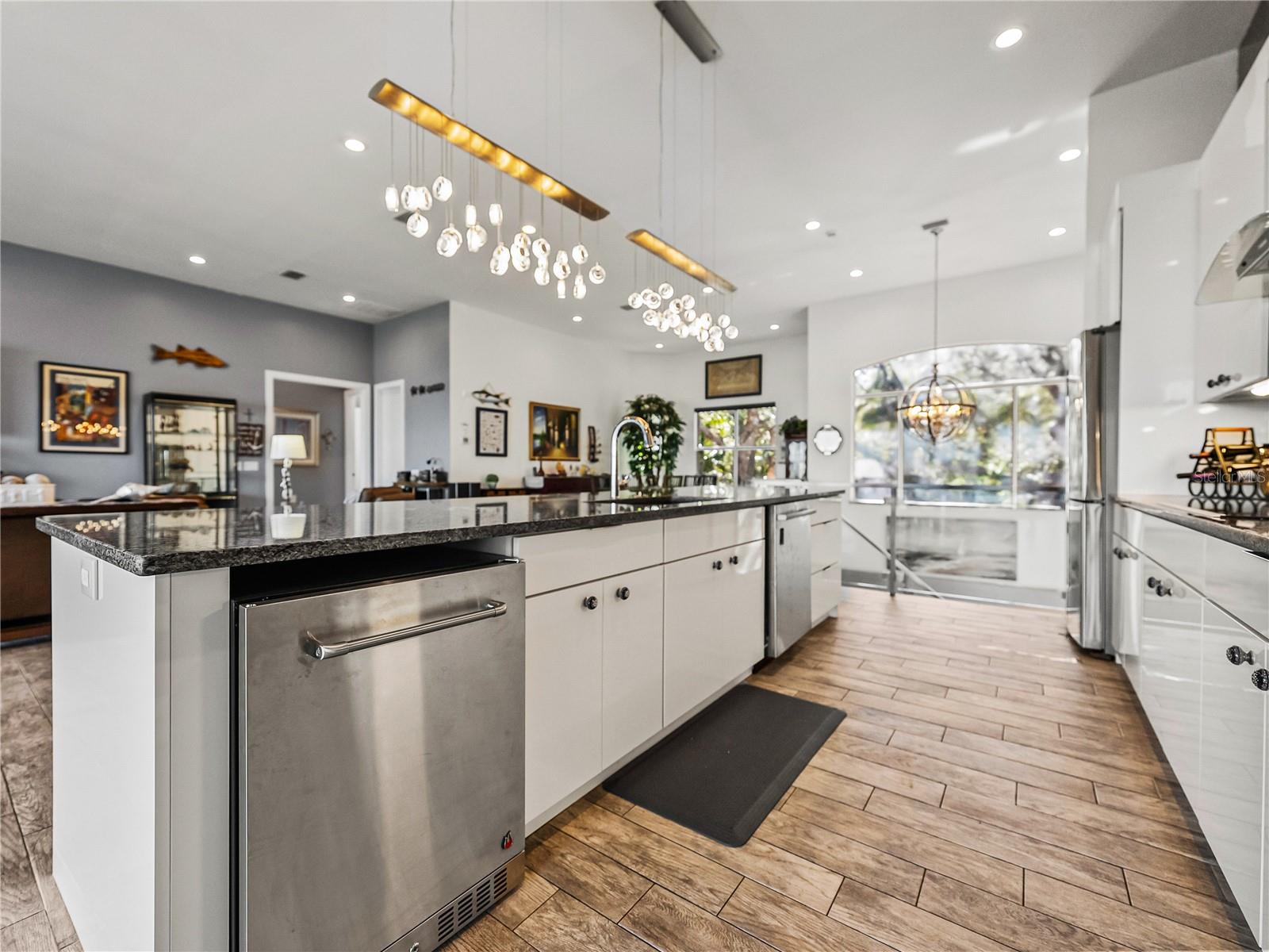BAYFRONT MANOR - Residential