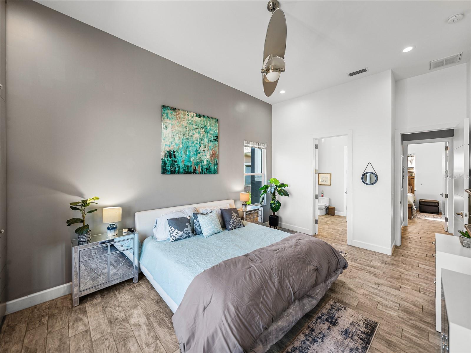 BAYFRONT MANOR - Residential