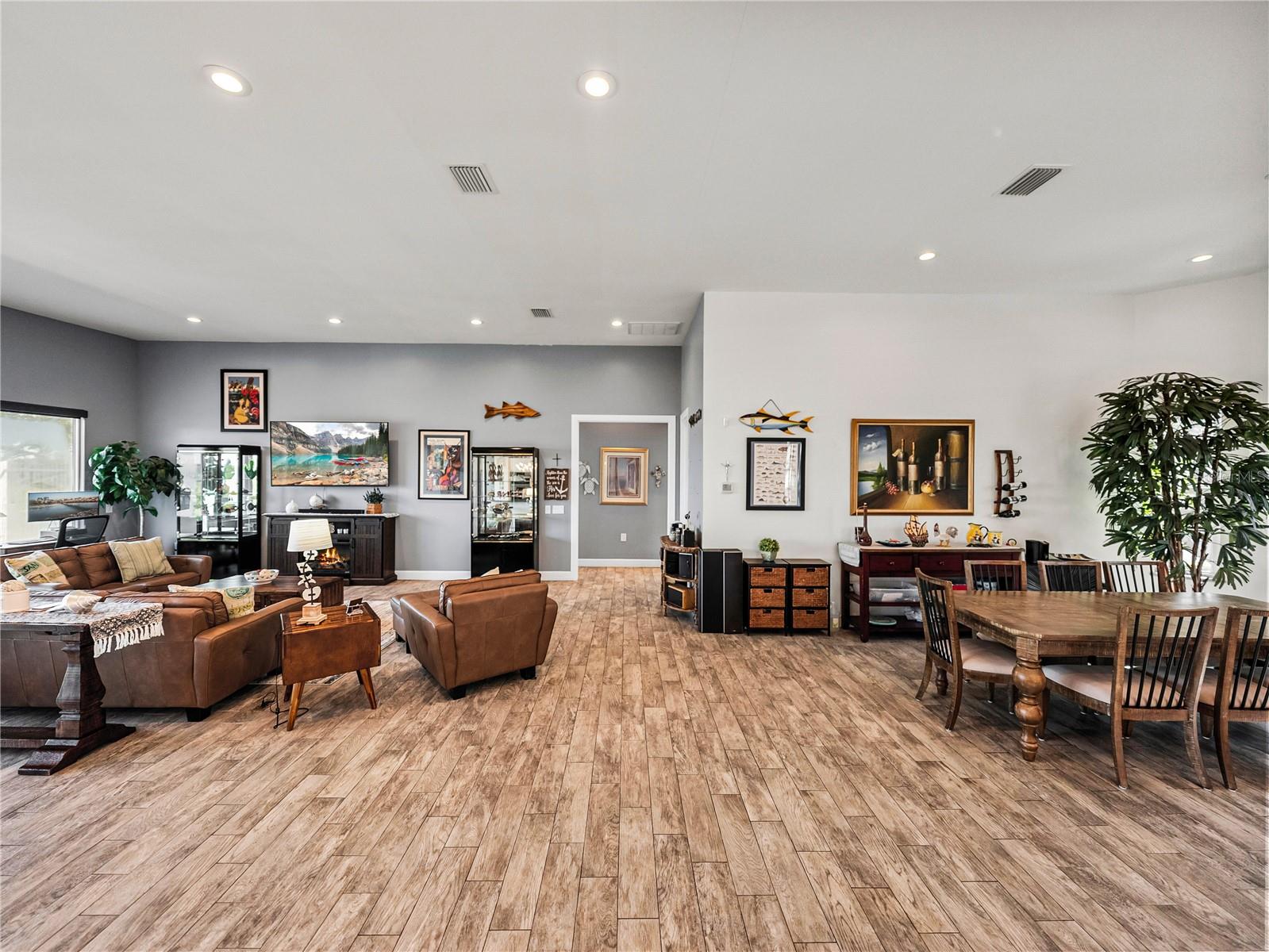 BAYFRONT MANOR - Residential