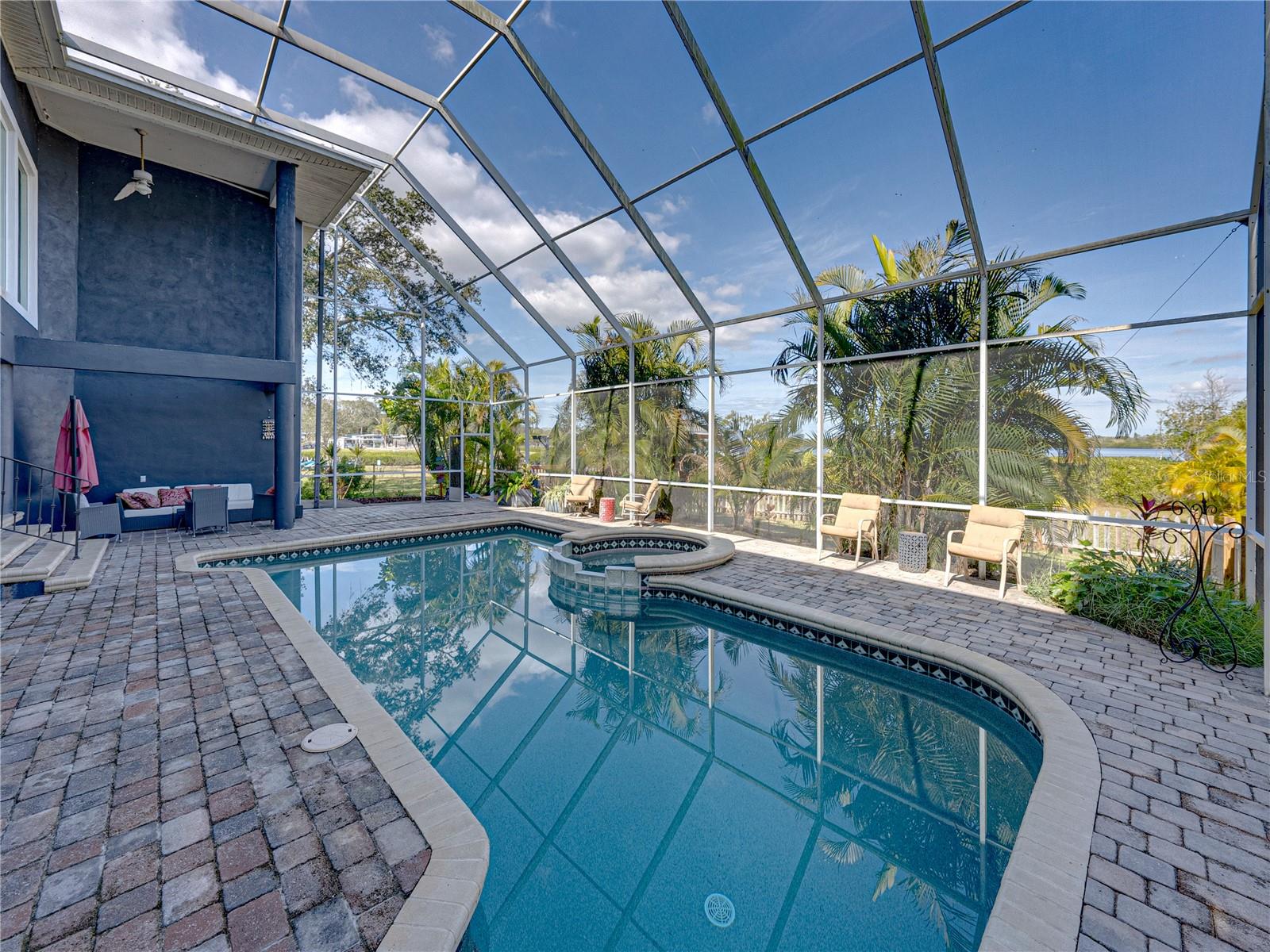 BAYFRONT MANOR - Residential