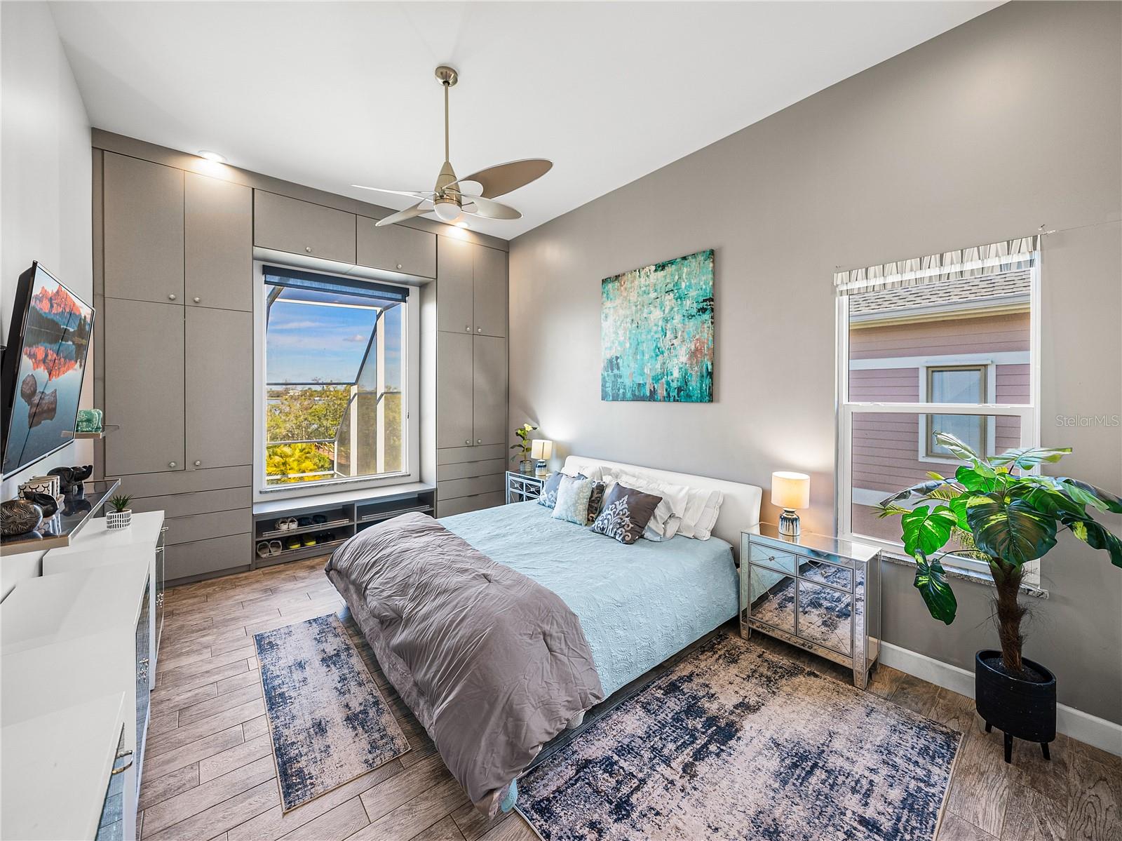 BAYFRONT MANOR - Residential