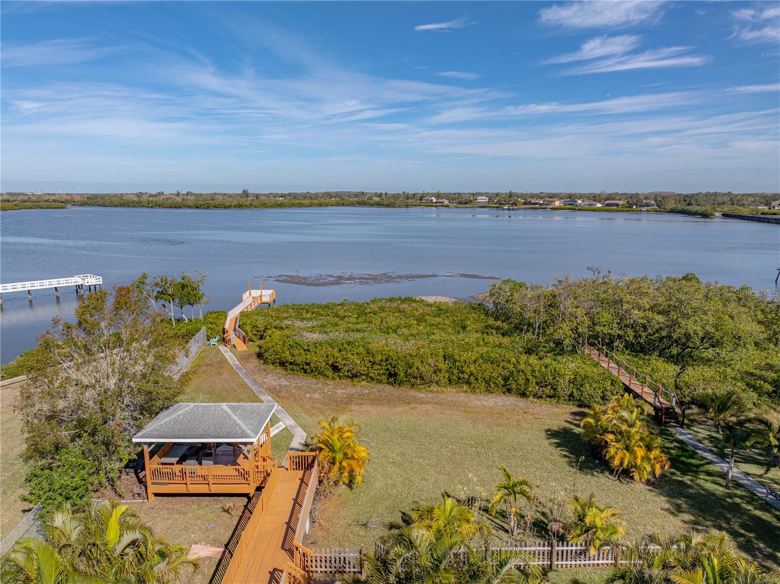 BAYFRONT MANOR - Residential