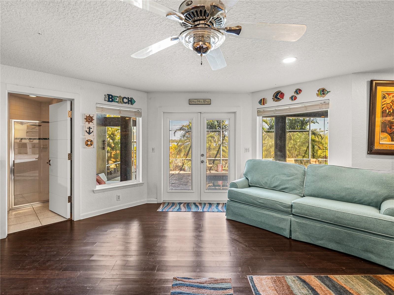 BAYFRONT MANOR - Residential