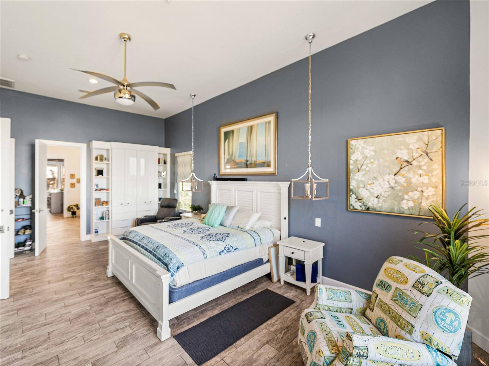 BAYFRONT MANOR - Residential