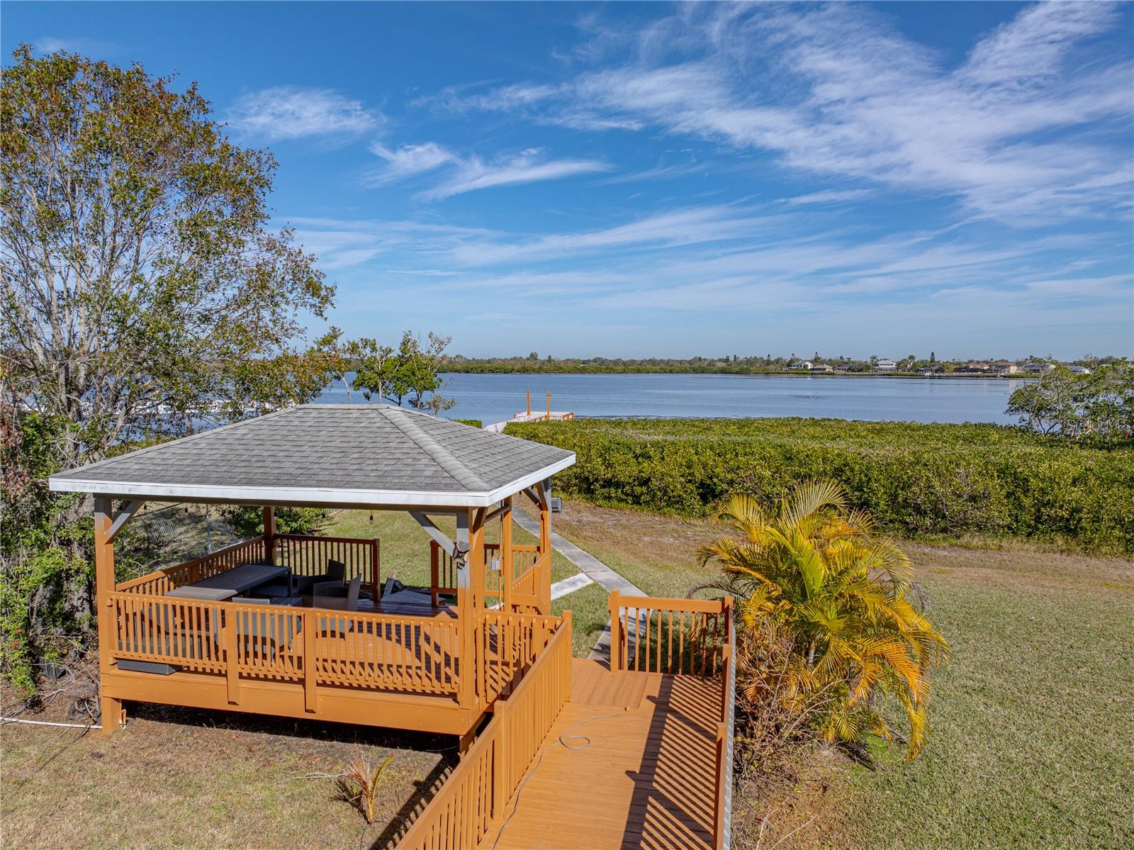 BAYFRONT MANOR - Residential