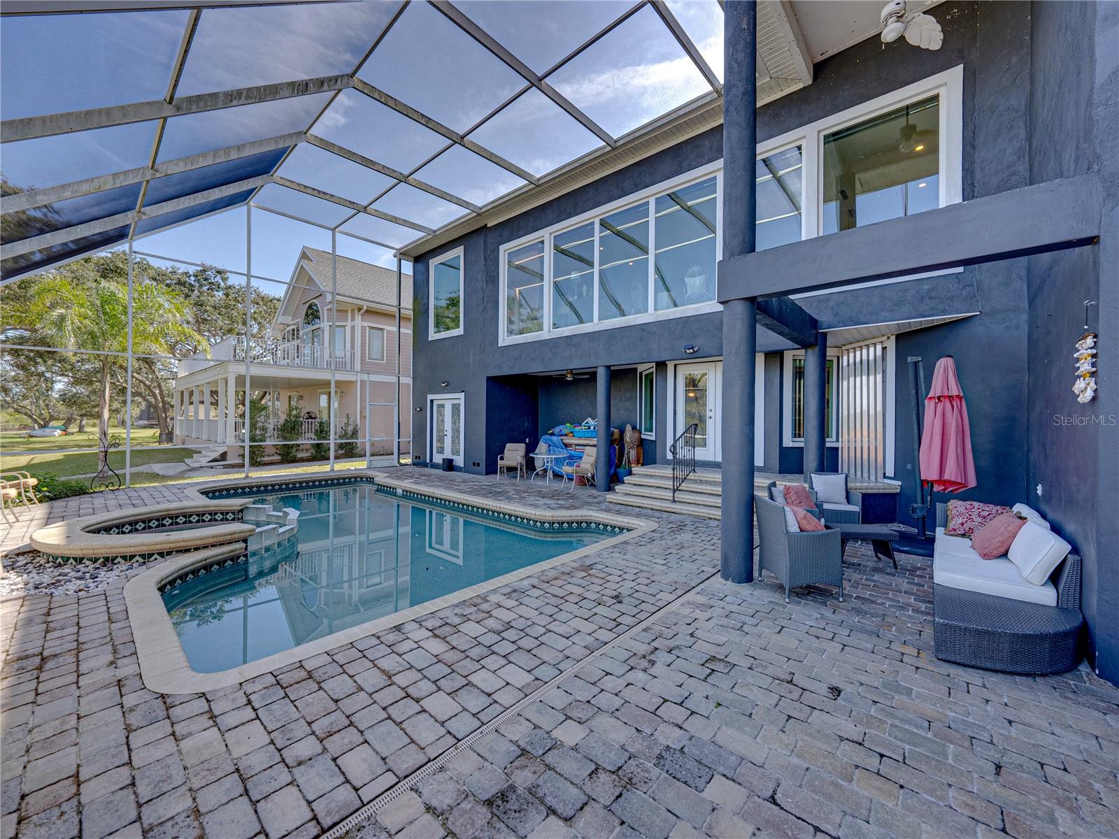 BAYFRONT MANOR - Residential