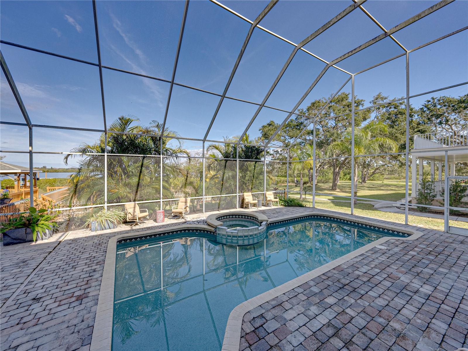 BAYFRONT MANOR - Residential
