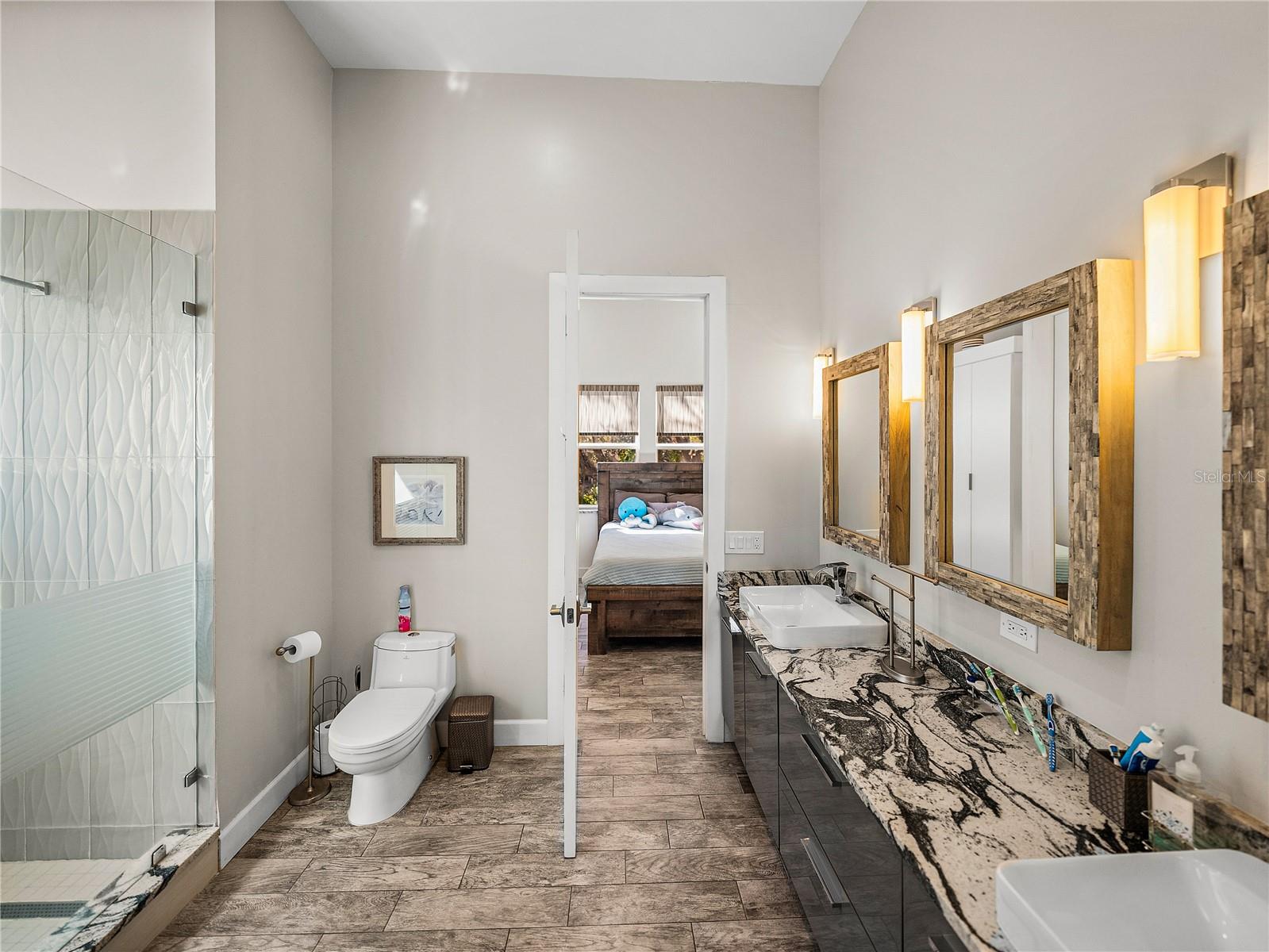 BAYFRONT MANOR - Residential