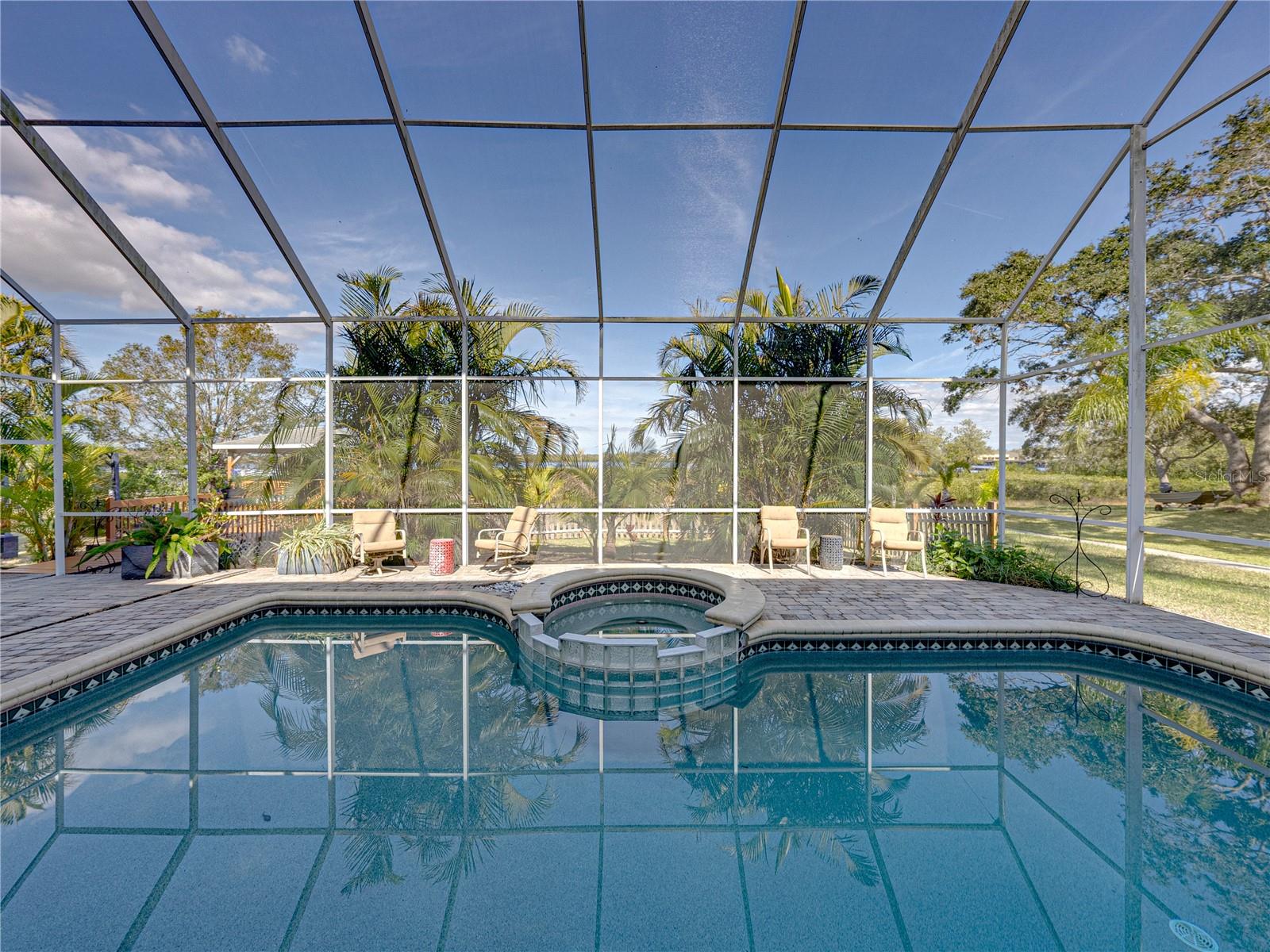 BAYFRONT MANOR - Residential