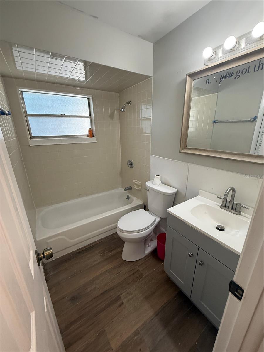 PARKWAY ESTATES - Residential Lease