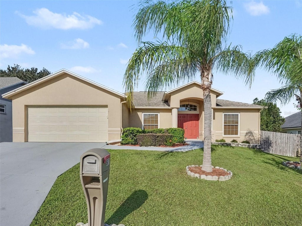Photo of 8010 Ashley Pointe Drive, Lakeland, FL 33810 (MLS # TB8549232)