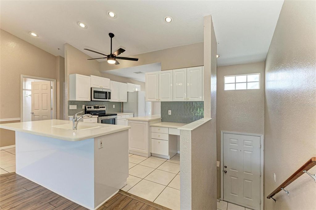 Photo of 6618 Pineview Terrace #6618, Bradenton, FL 34203 (MLS # A4679999)